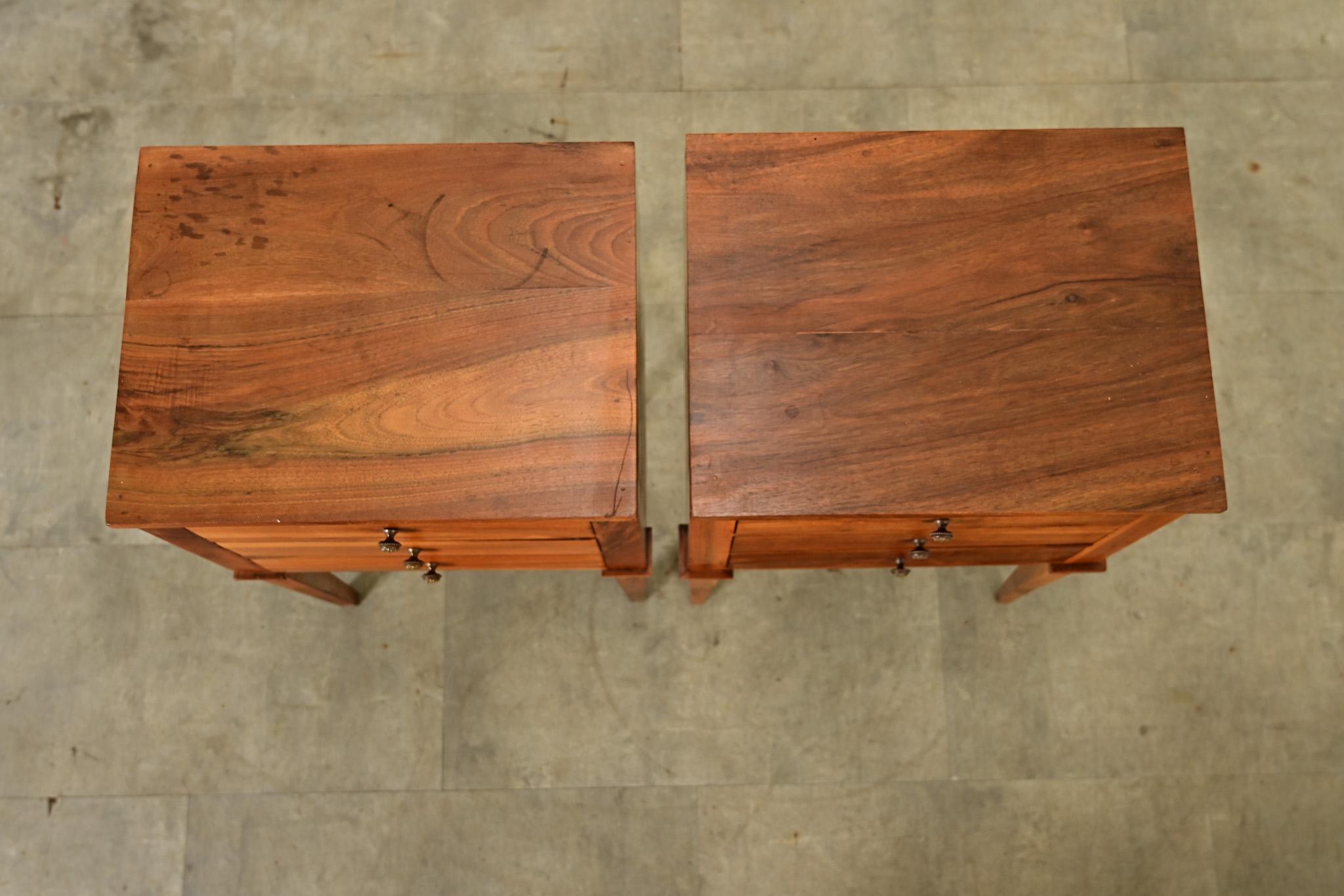 Other French 20th Century Pair of Walnut Bedside Tables For Sale