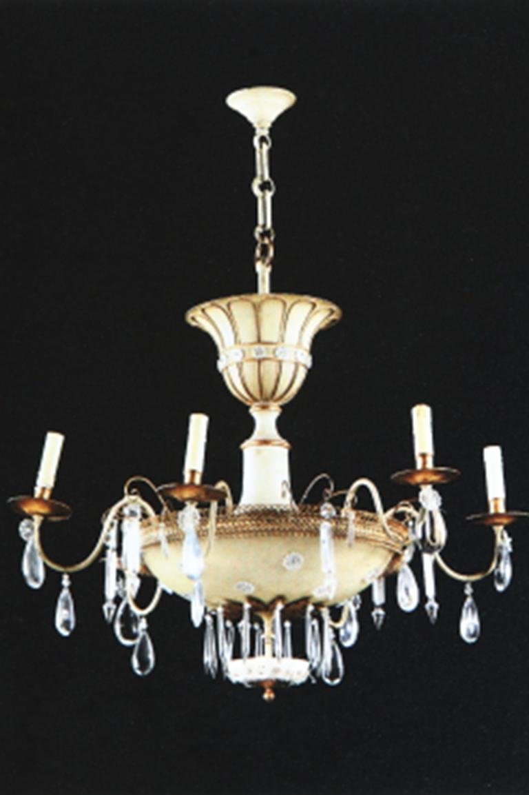 French 20th Century Parcel-Gilt and Painted Maison Baguès Chandelier In Good Condition For Sale In Madrid, ES