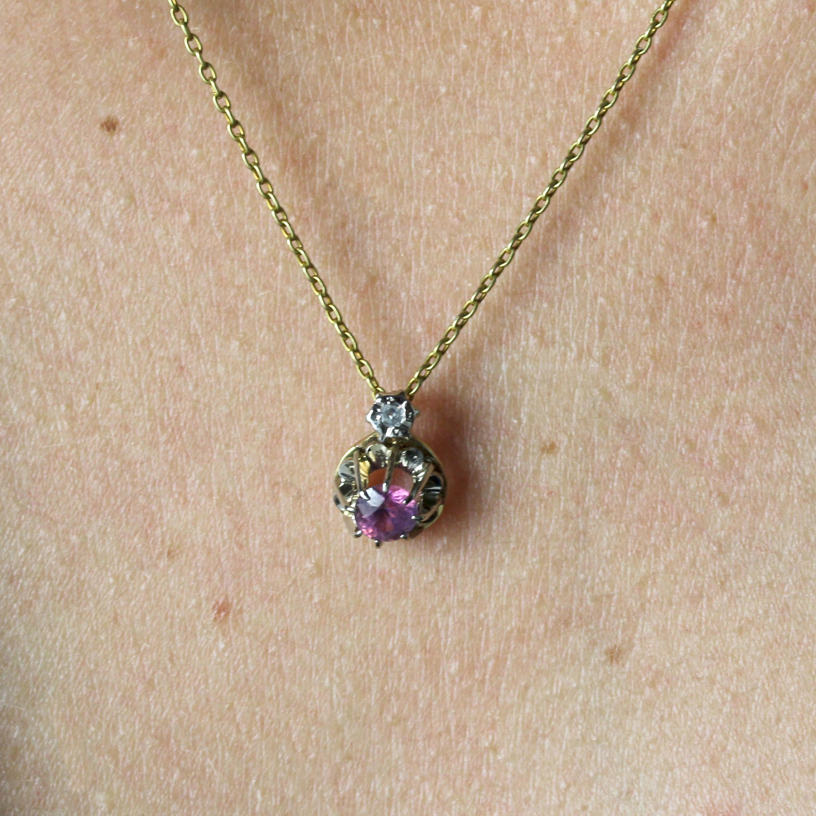 Collier pendentif en or jaune 18 carats, saphir rose et diamant du 20e siècle. en vente 3