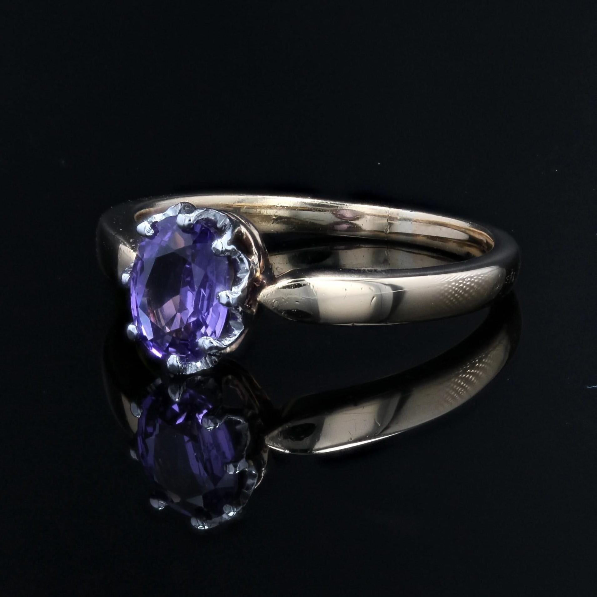 French 20th Century Purple Sapphire 18 Karat Yellow White Gold Solitaire Ring For Sale 1