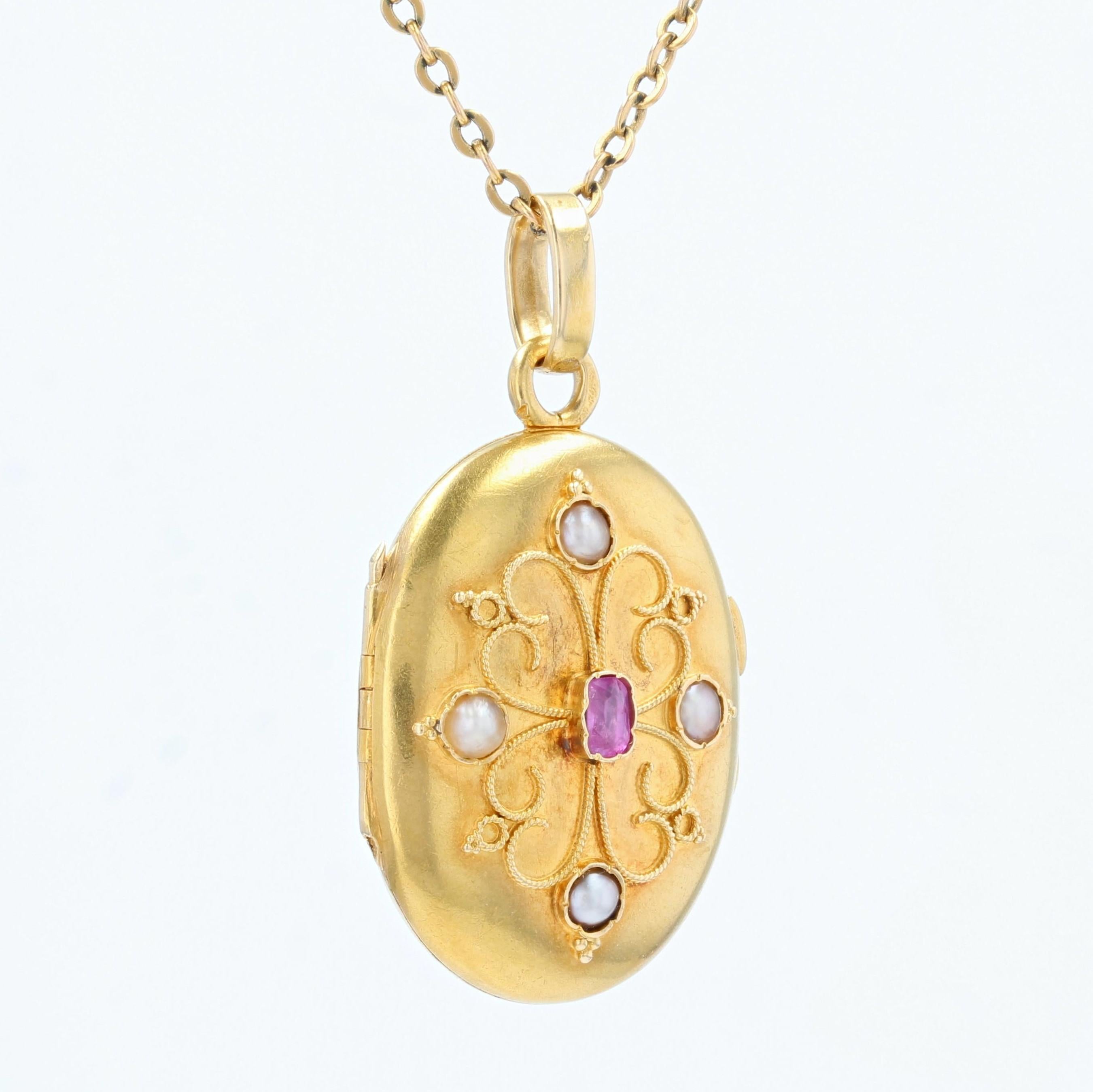 French, 20th Century Ruby Pearl 18 Karat Yellow Gold Medallion In Good Condition For Sale In Poitiers, FR