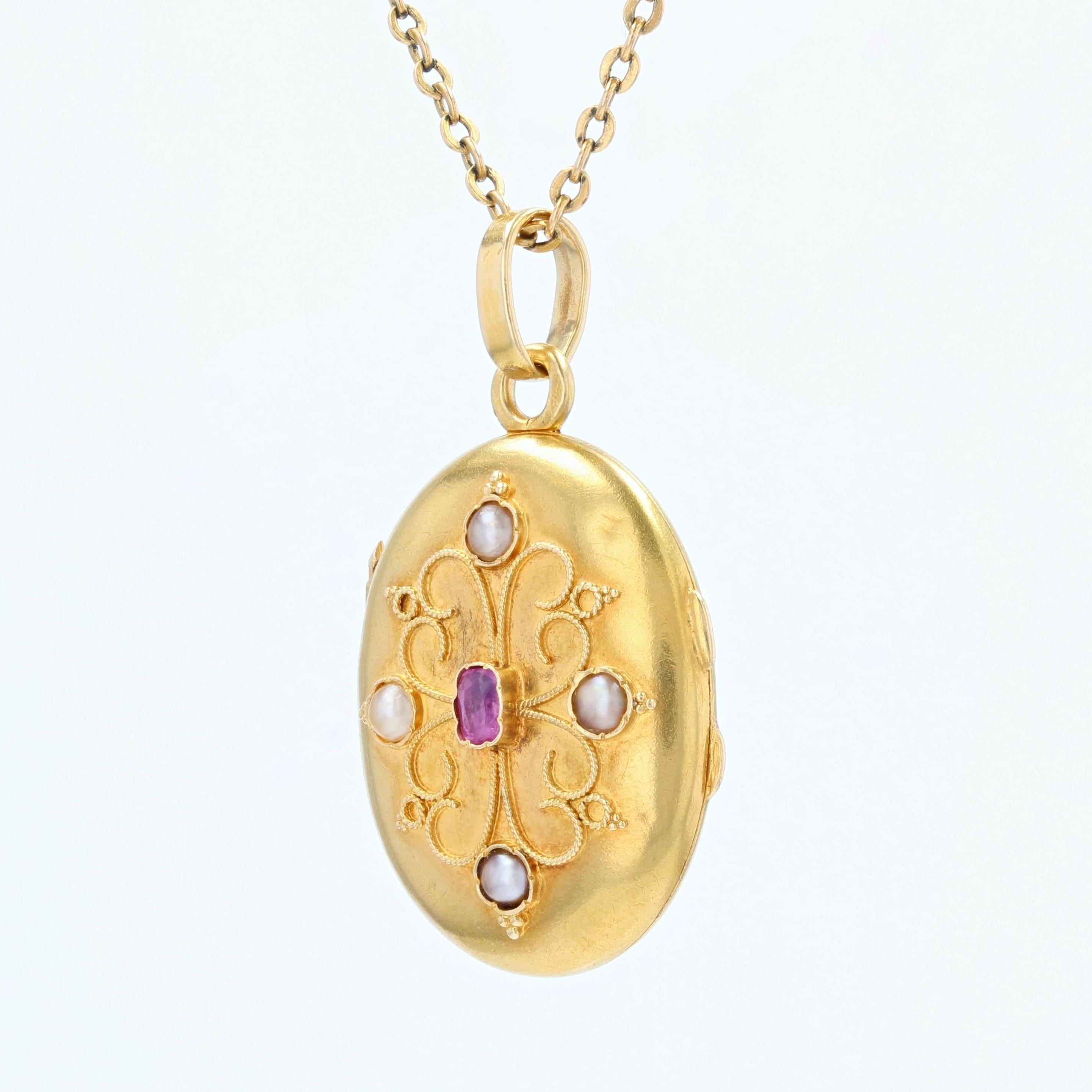 French, 20th Century Ruby Pearl 18 Karat Yellow Gold Medallion For Sale 2