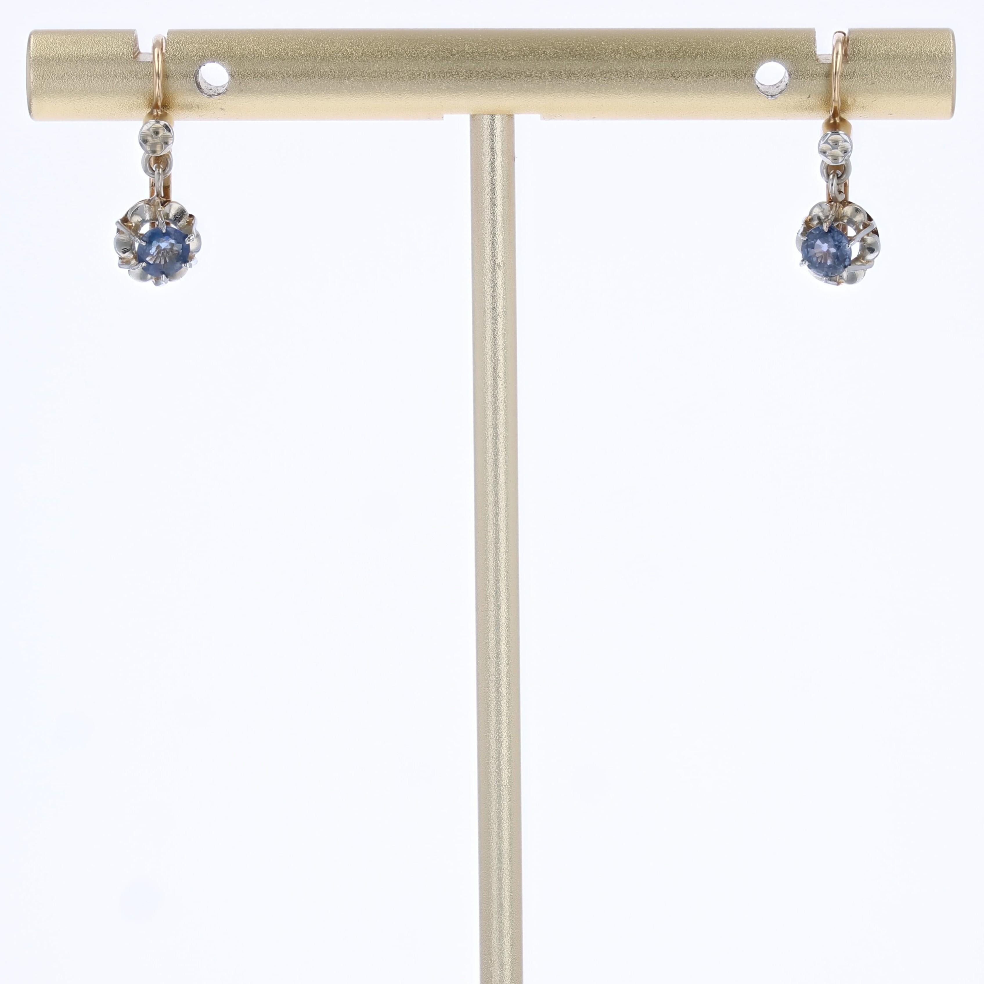 French 20th Century Sapphire 18 Karat Yellow Gold Lever-Back Earrings For Sale 4