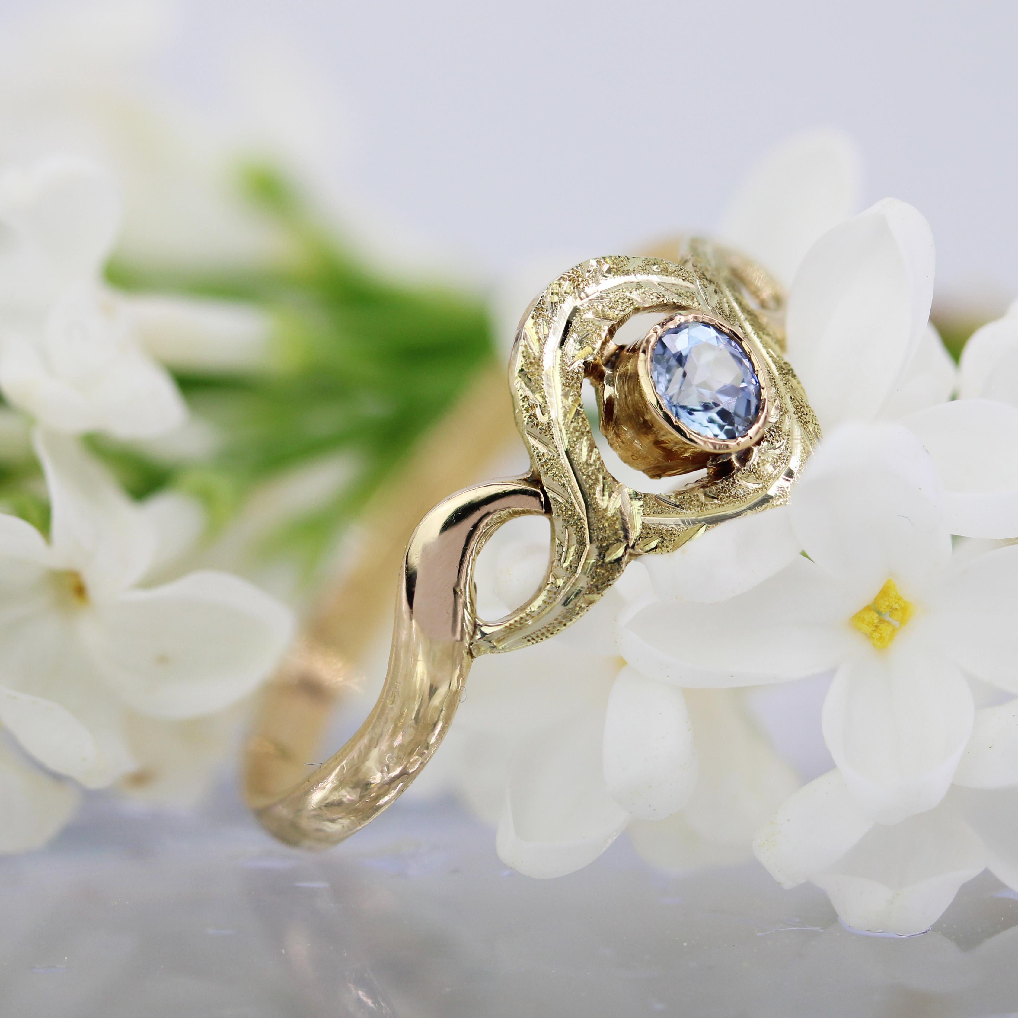Bague française du 20e siècle en or jaune 18 carats avec saphir et tourbillon en vente 5