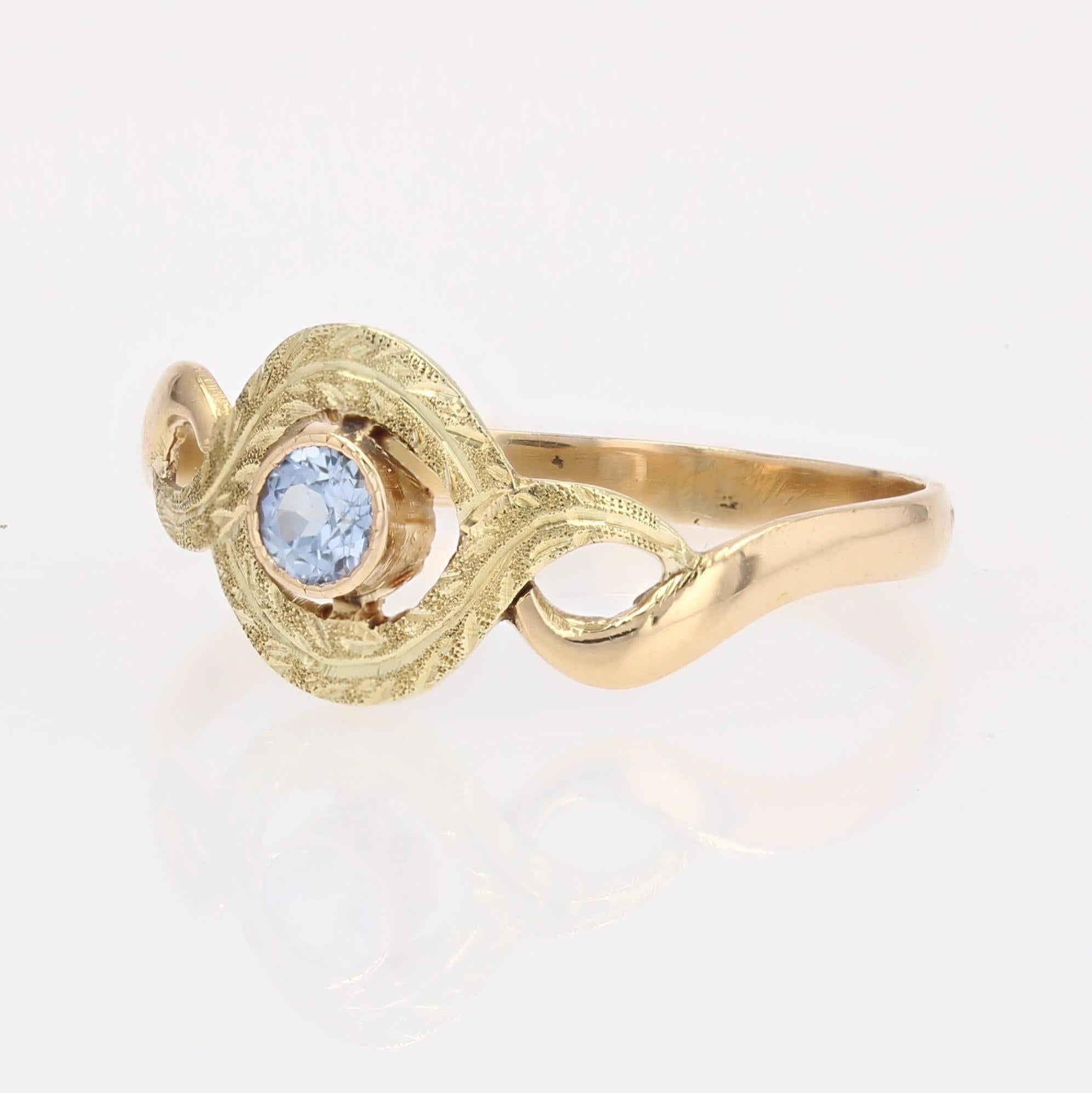 Bague française du 20e siècle en or jaune 18 carats avec saphir et tourbillon en vente 2
