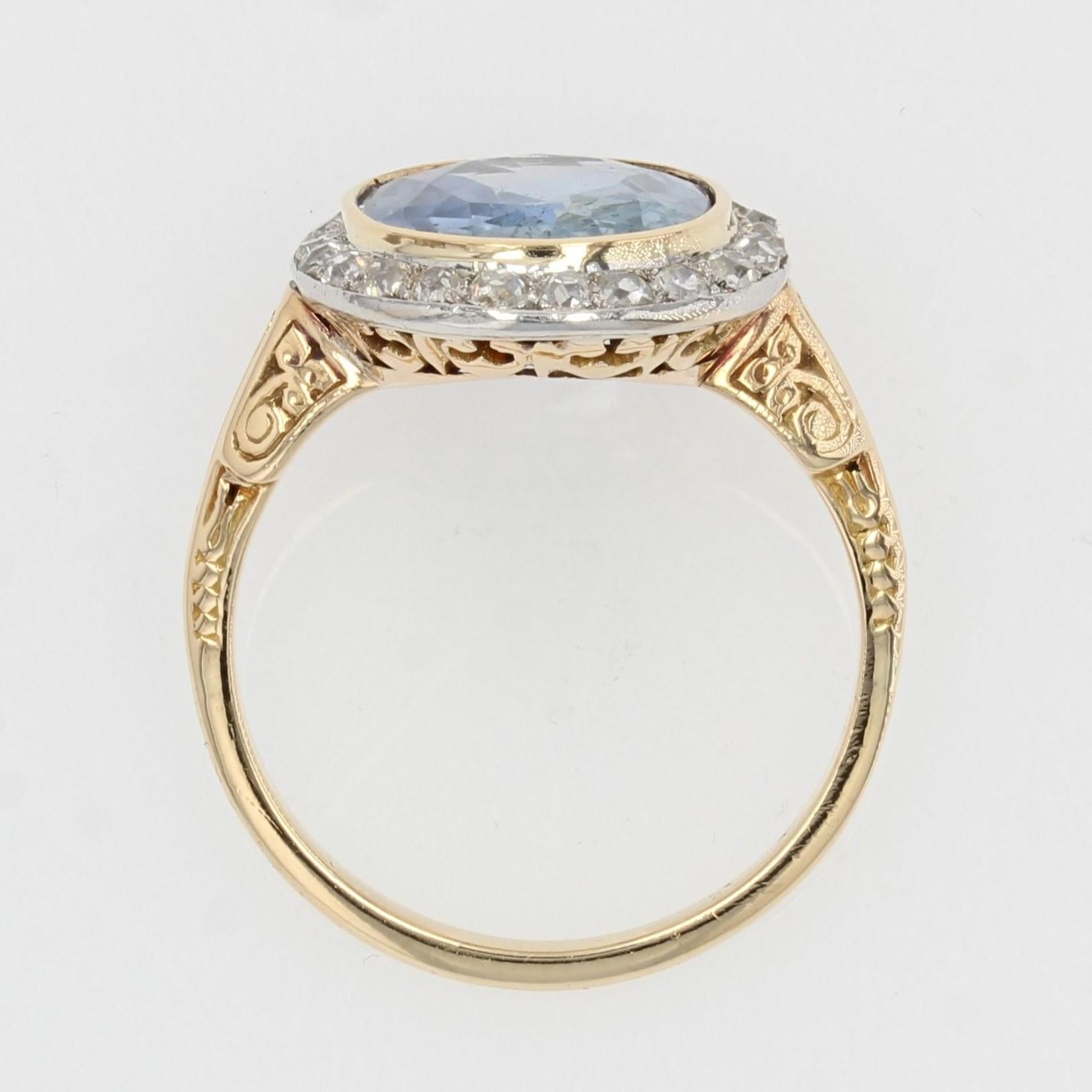 Bague française du 20e siècle en or jaune 18 carats, saphir et diamants en vente 9
