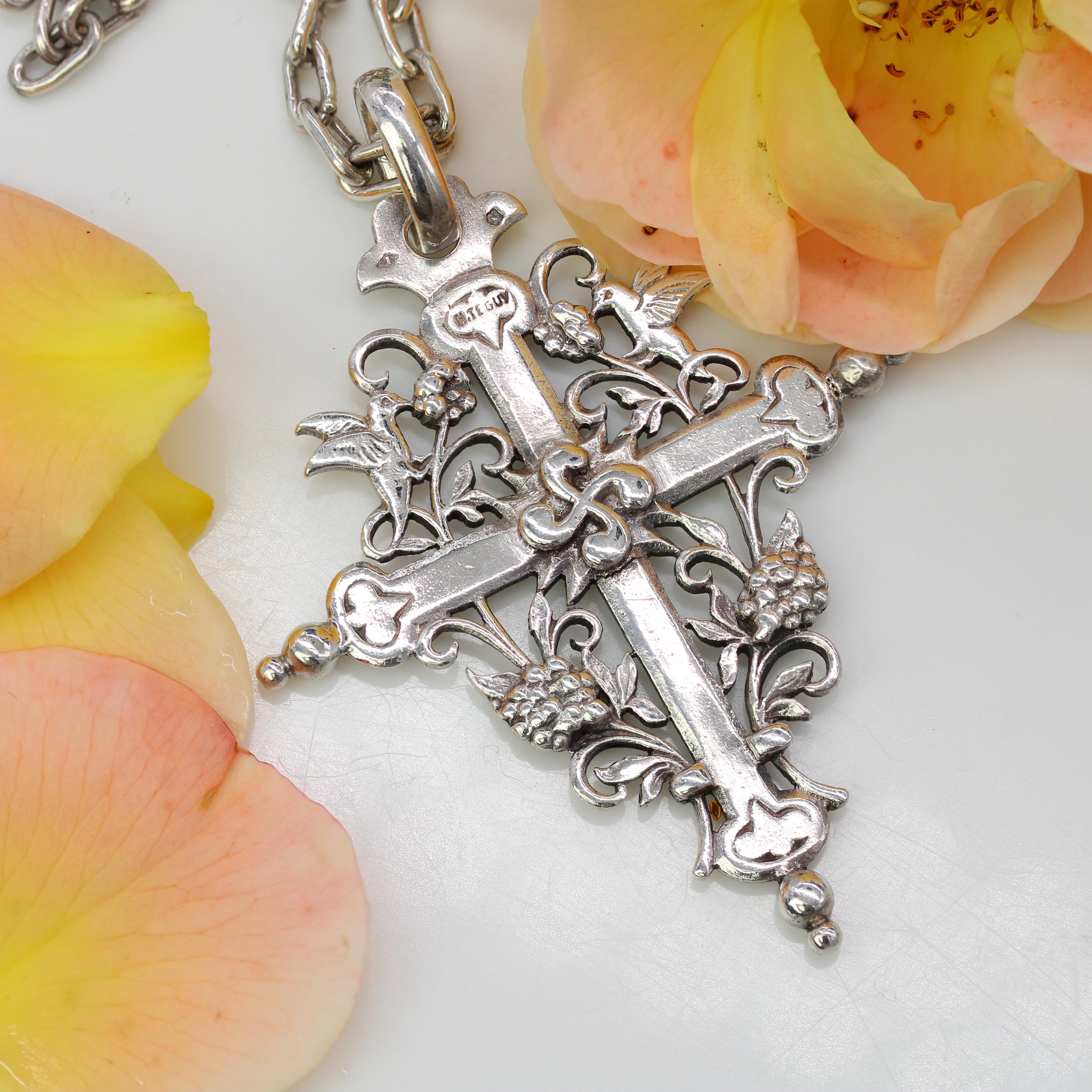 Belle Époque French 20th Century Silver Chain Regional Cross Pendant en vente