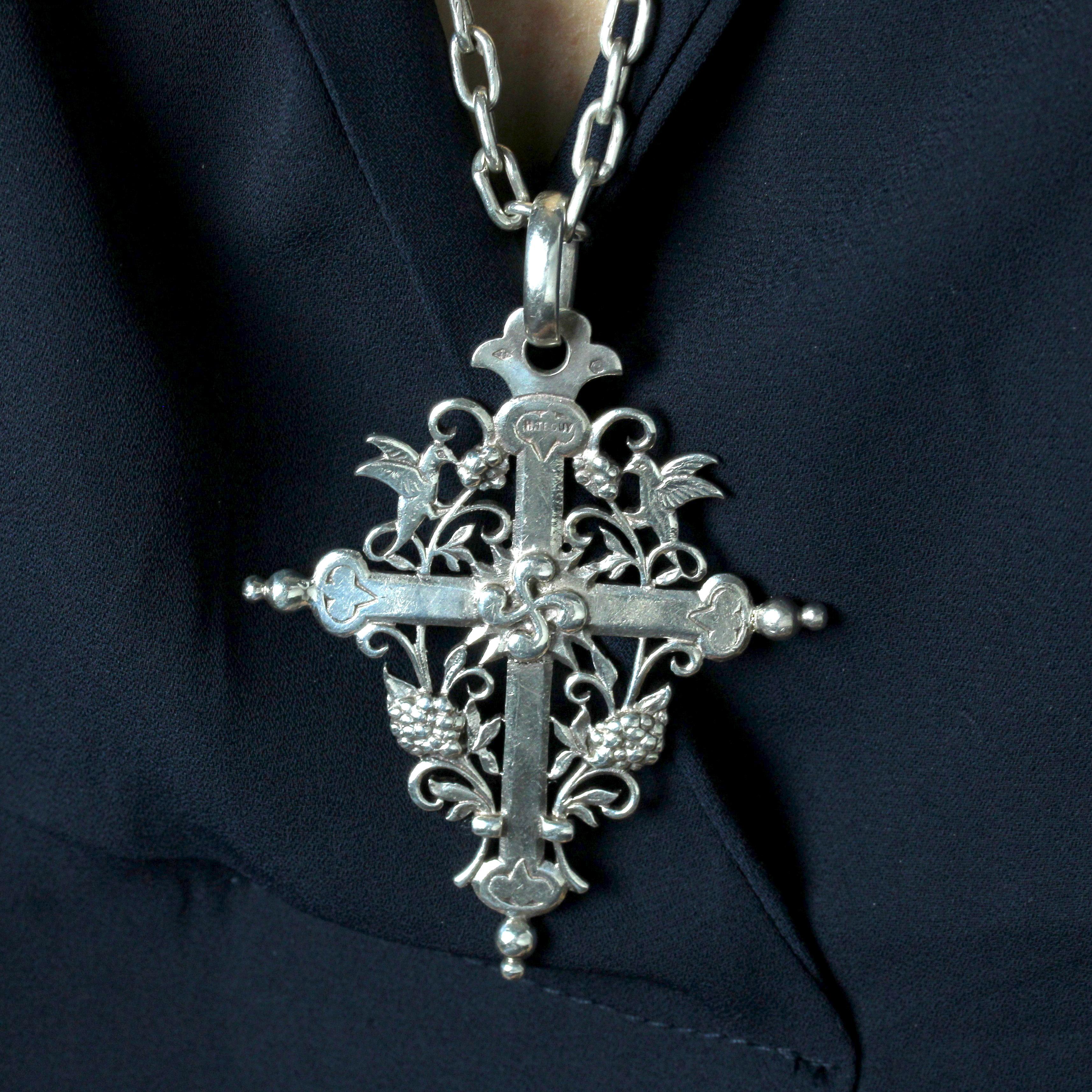 French 20th Century Silver Chain Regional Cross Pendant en vente 2