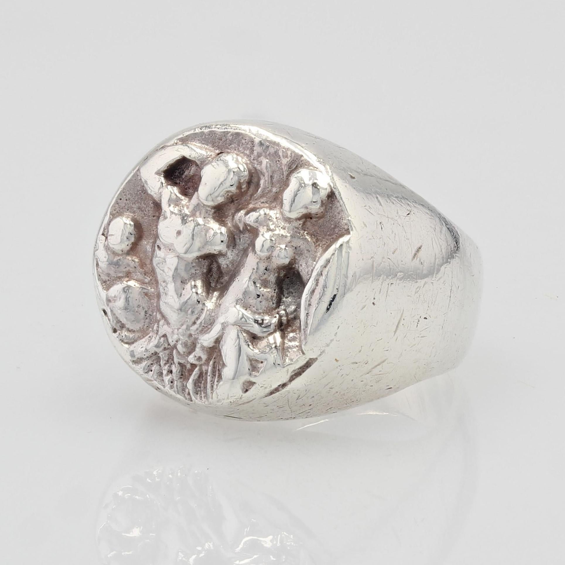 French 20th Century Silver Engraved Signet Ring In Good Condition For Sale In Poitiers, FR