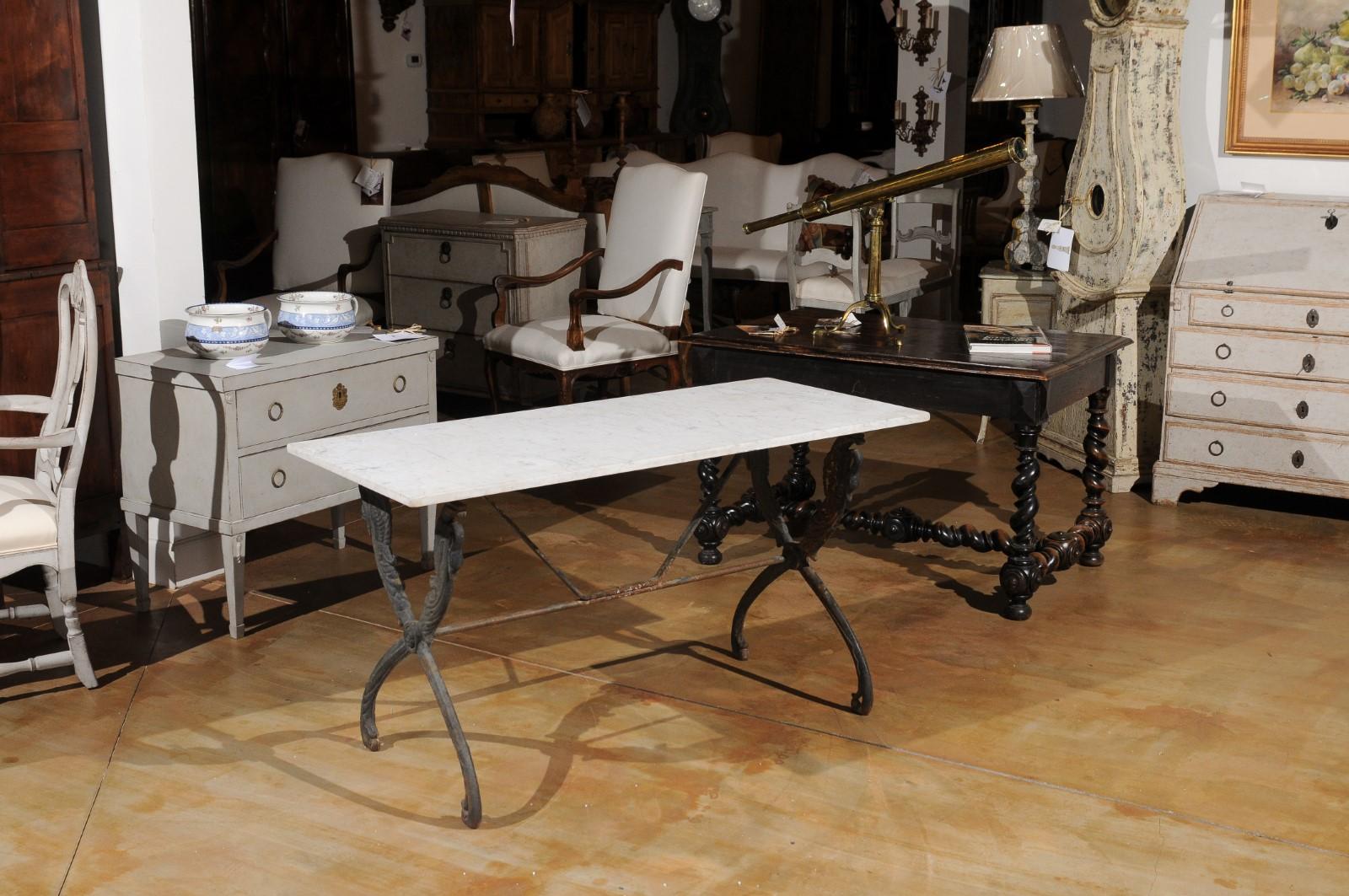 French 20th Century Sofa Table with White Marble Top and X Form Swan Base In Good Condition In Atlanta, GA