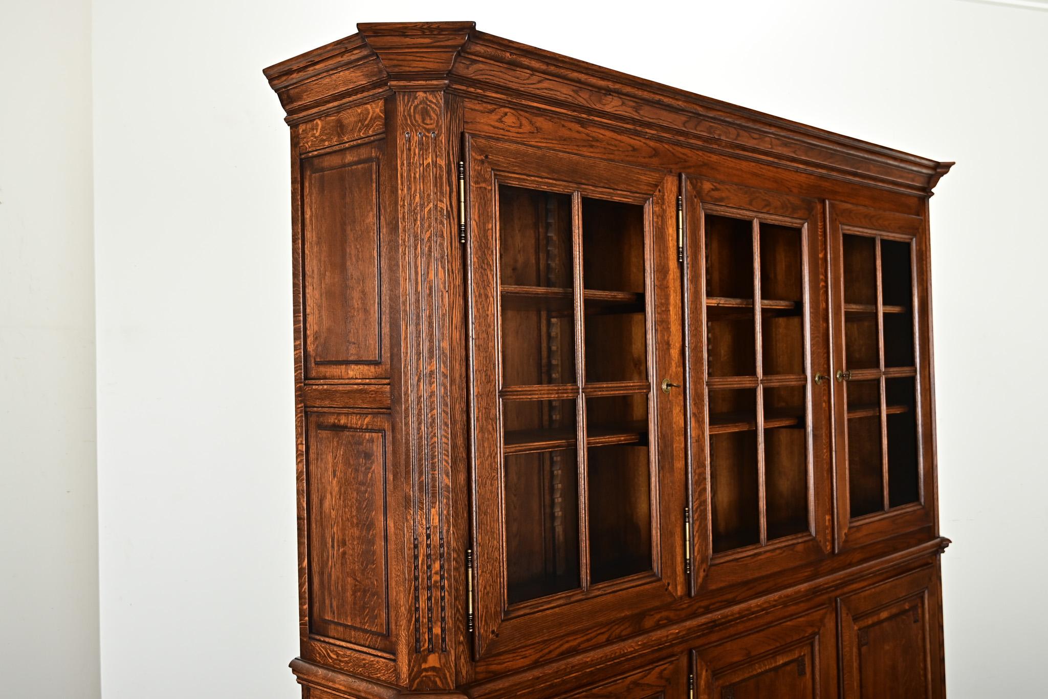 Französische Bibliotheke aus massiver Eiche des 20. 3