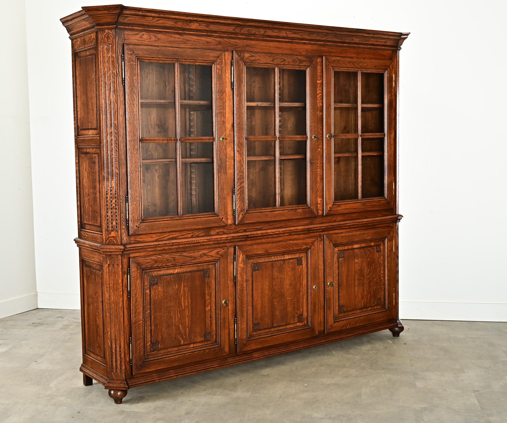 Französische Bibliotheke aus massiver Eiche des 20. 2