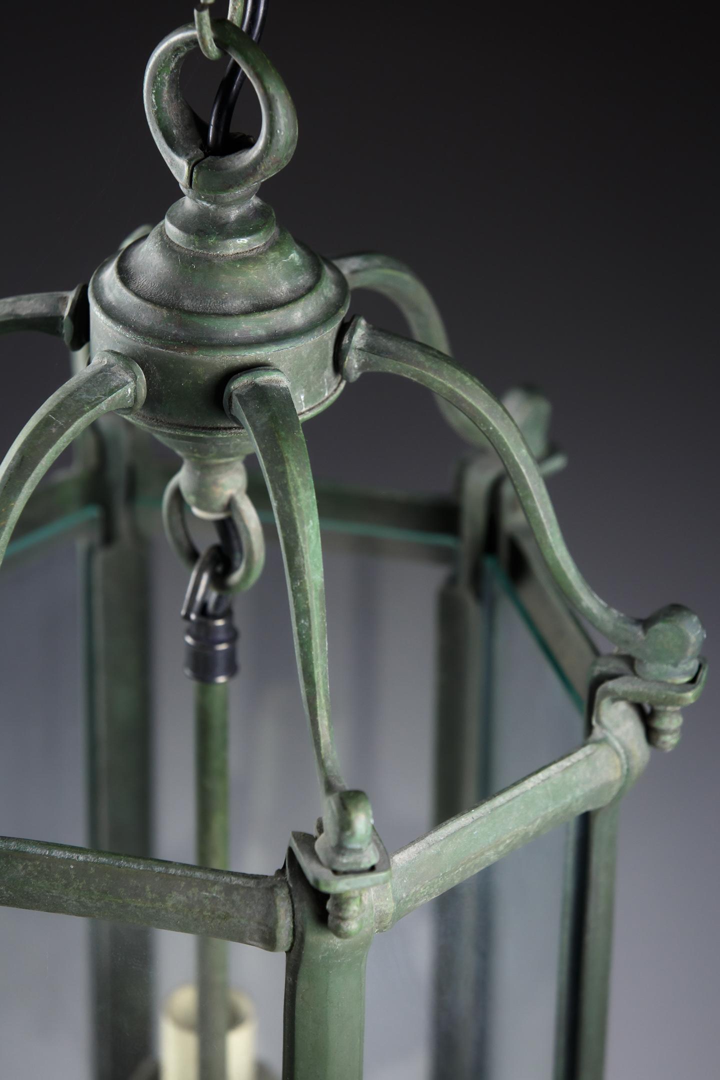 Lanterne française du 20ème siècle en bronze vert-de-gris en vente 1