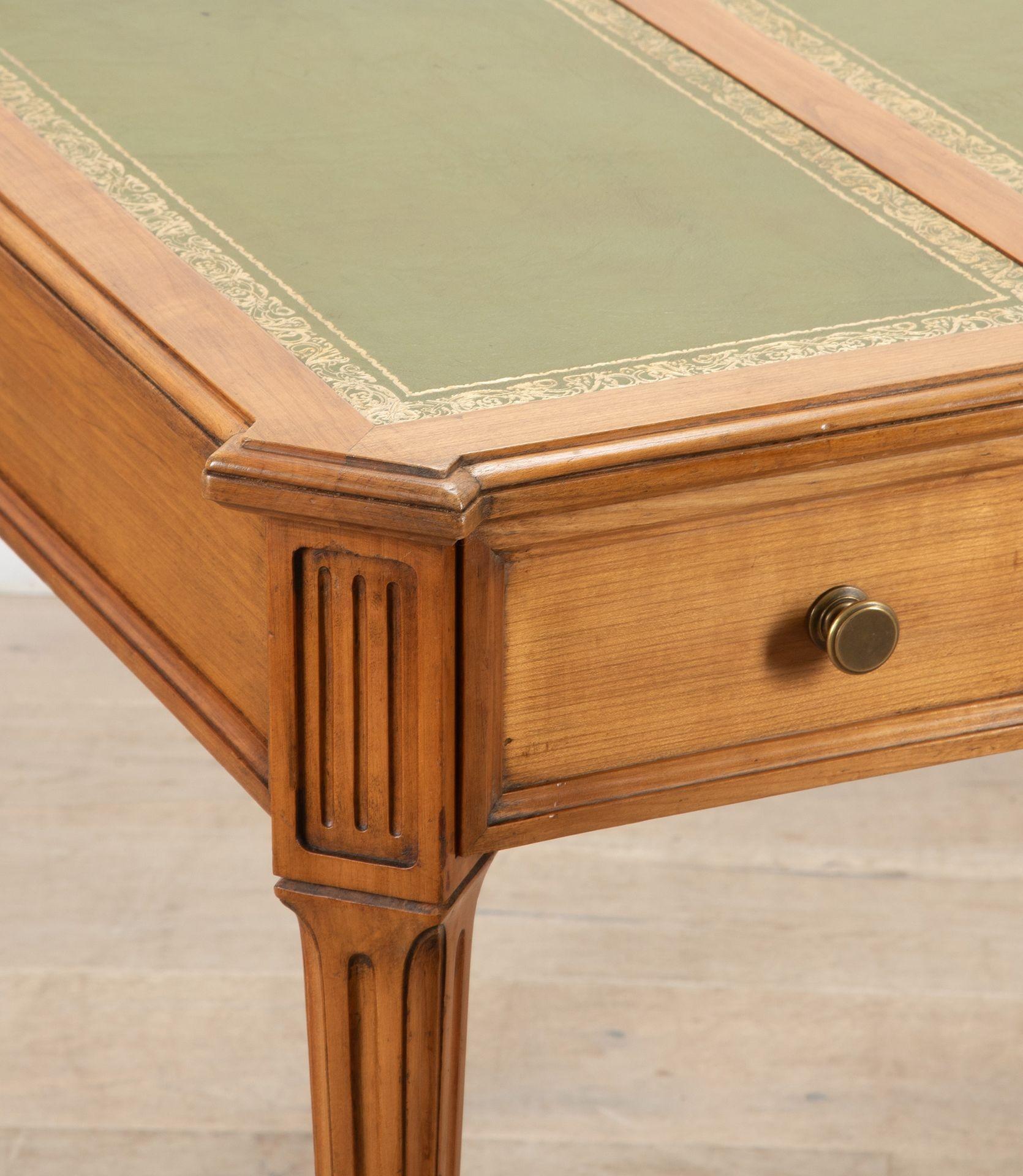 French 20th Century Walnut Desk and Chair 3