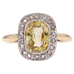 French 20th Century Yellow Sapphire Diamonds 18 Karat Yellow Gold Cluster Ring