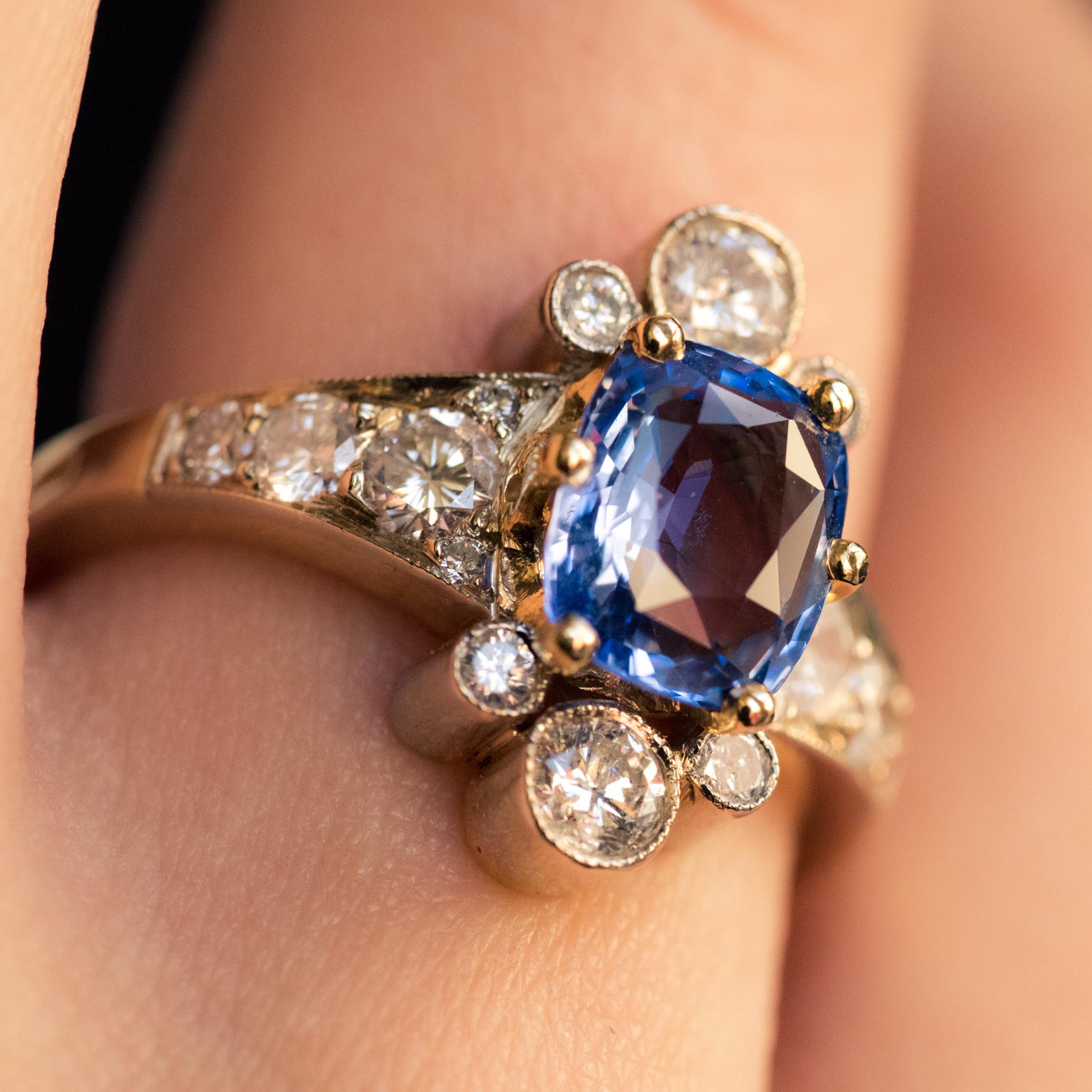 French 2.12 Carat Cushion, Cut Blue Sapphire Diamonds 18 Karat Yellow Gold Ring In New Condition In Poitiers, FR
