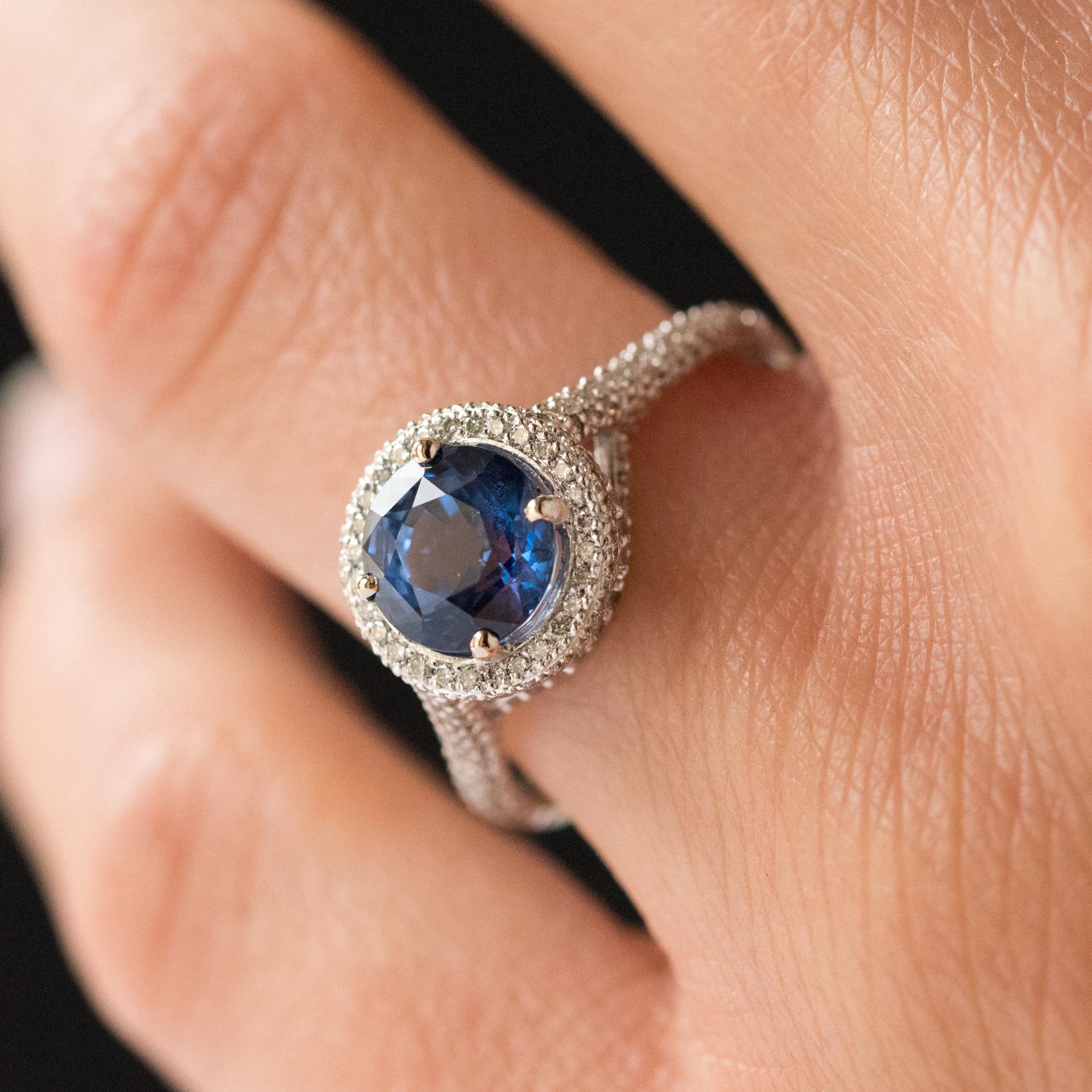 French 2.26 Carat Royal Blue Sri Lanka Certified Sapphire Diamonds Ring For Sale 6