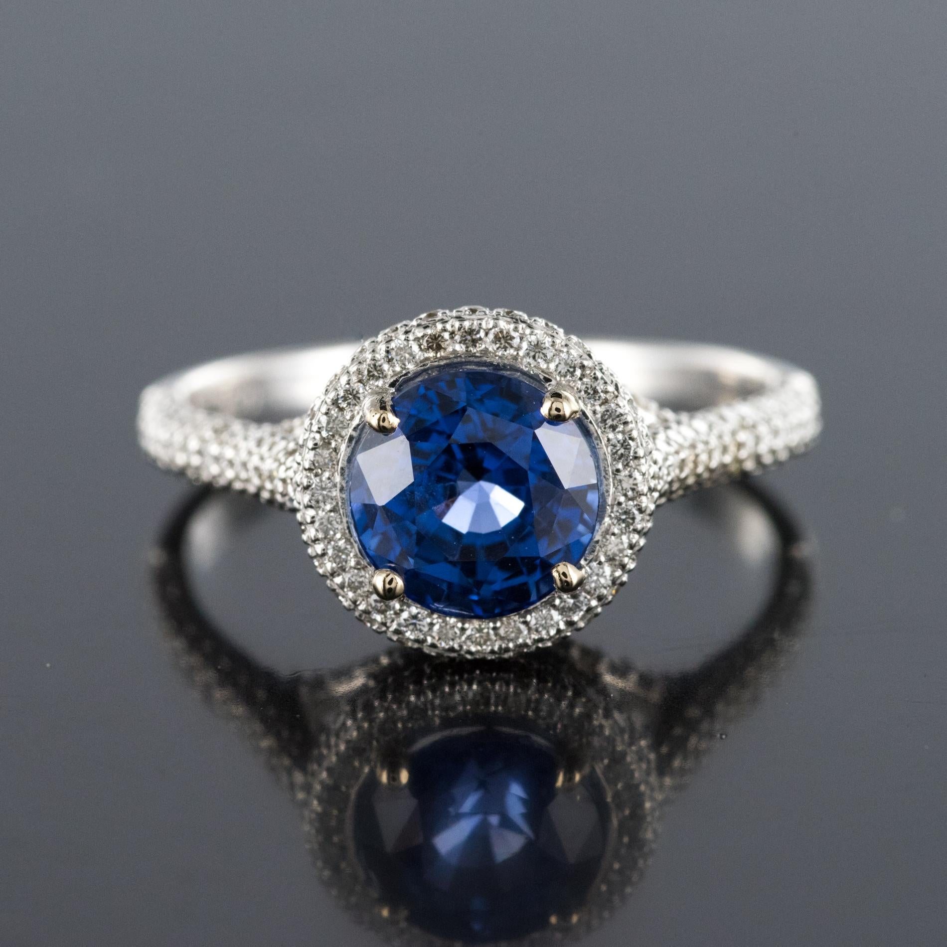 Round Cut French 2.26 Carat Royal Blue Sri Lanka Certified Sapphire Diamonds Ring For Sale