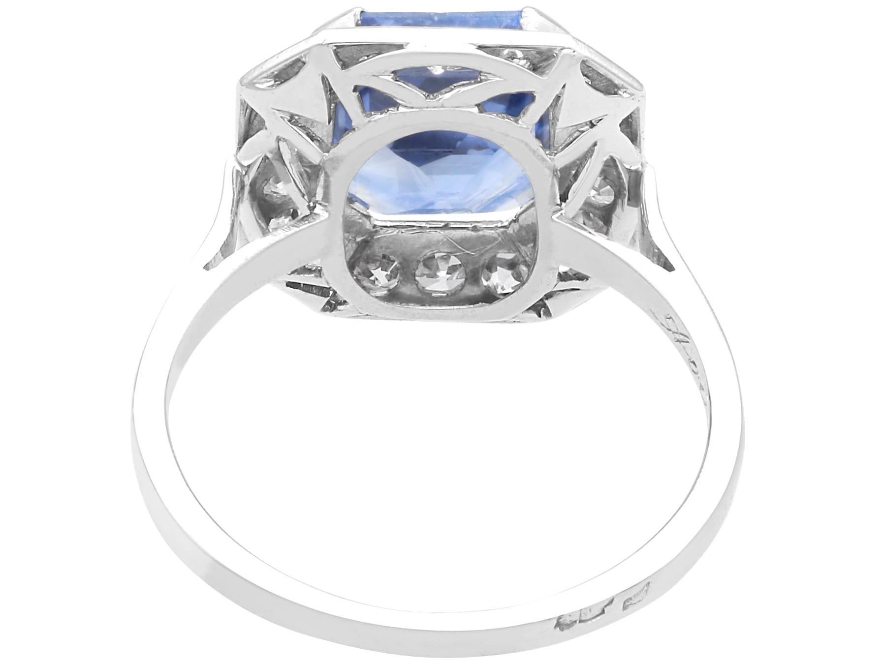 Französischer 2,38 Karat Ceylon Saphir und 0,30 Karat Diamant, 18k Weißgold Ring im Zustand „Hervorragend“ in Jesmond, Newcastle Upon Tyne