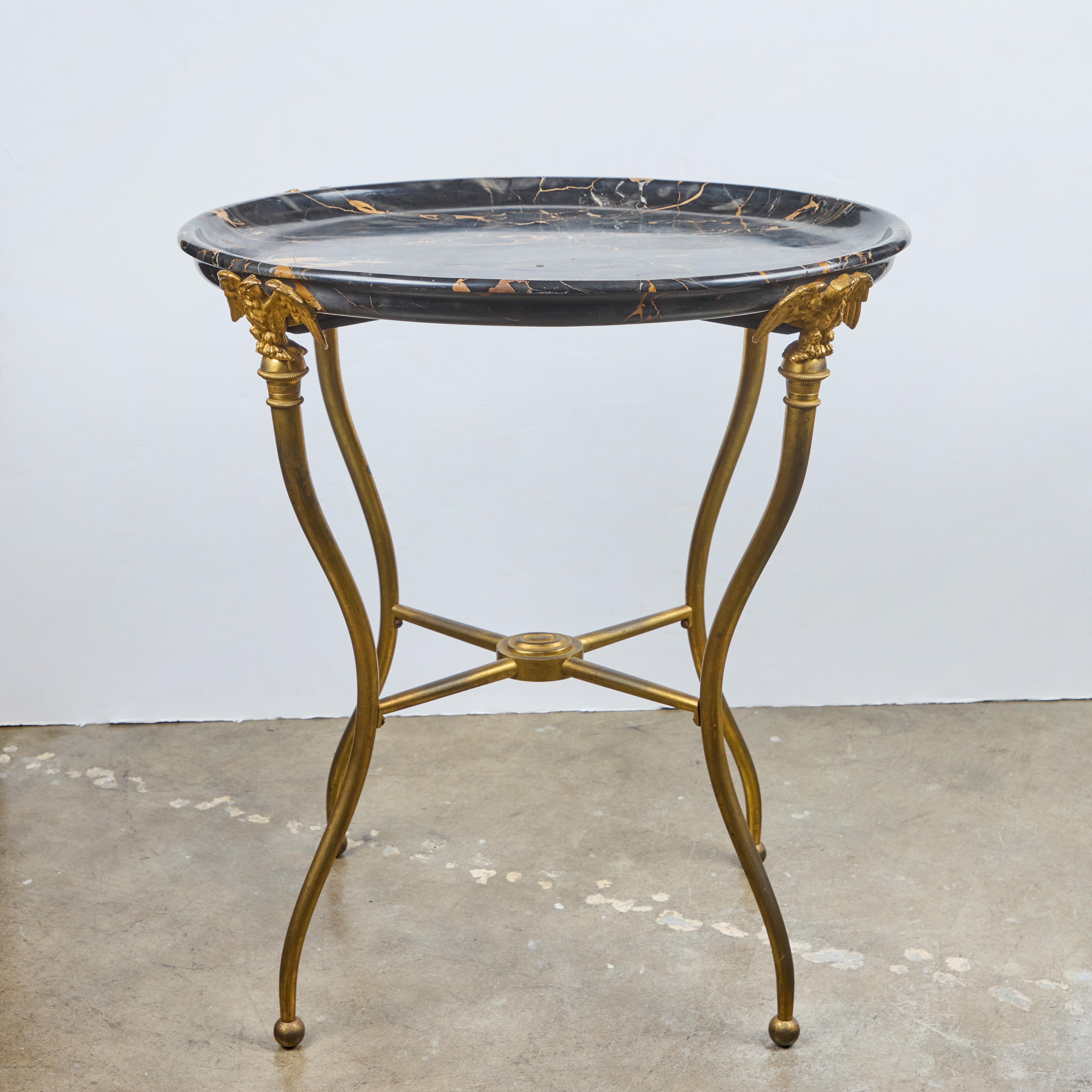 Table à plateau en marbre doré du 2nd Empire français Bon état - En vente à Los Angeles, CA