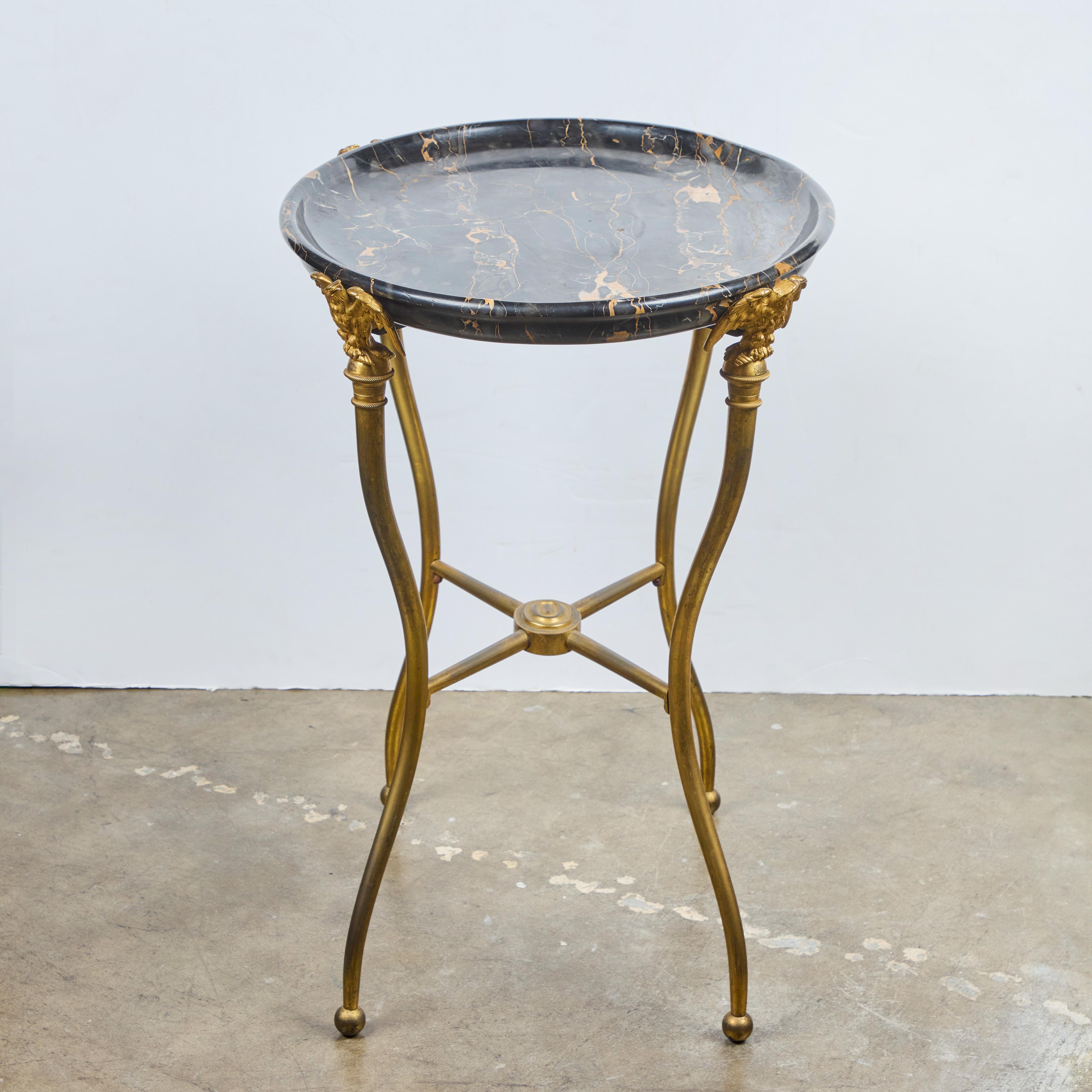 Table à plateau en marbre doré du 2nd Empire français en vente 1