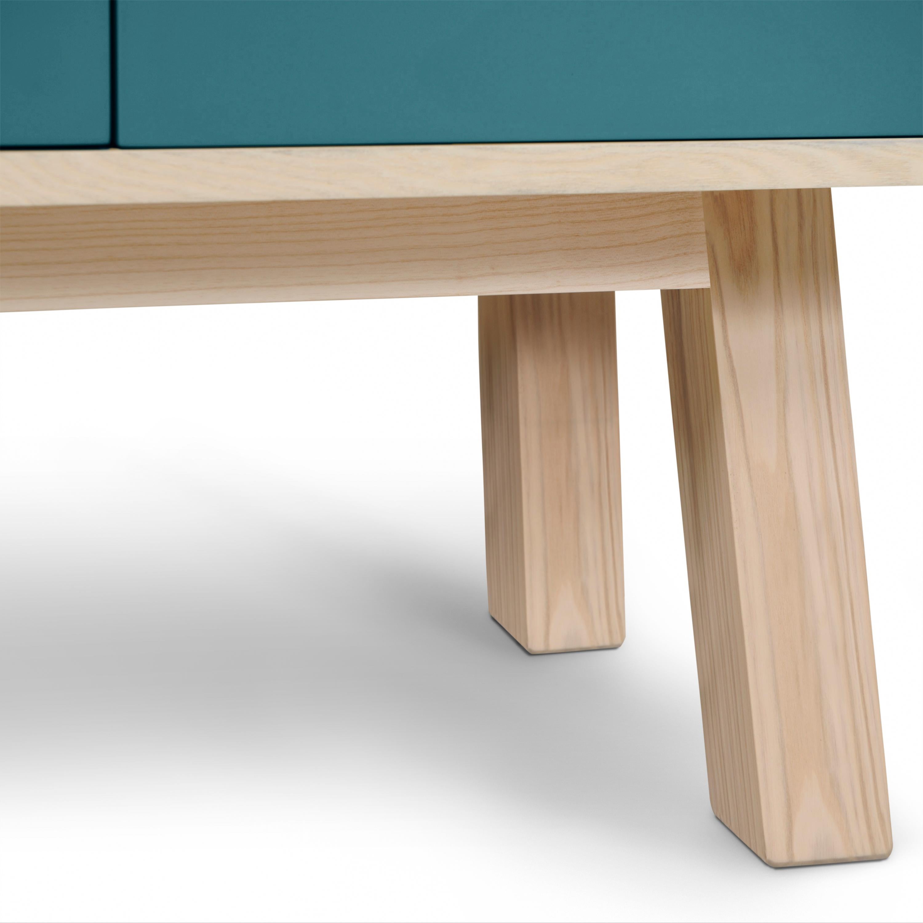 Armario francés de madera personalizable azul marino de 3 cajones del diseñador E. Gizard en venta 2