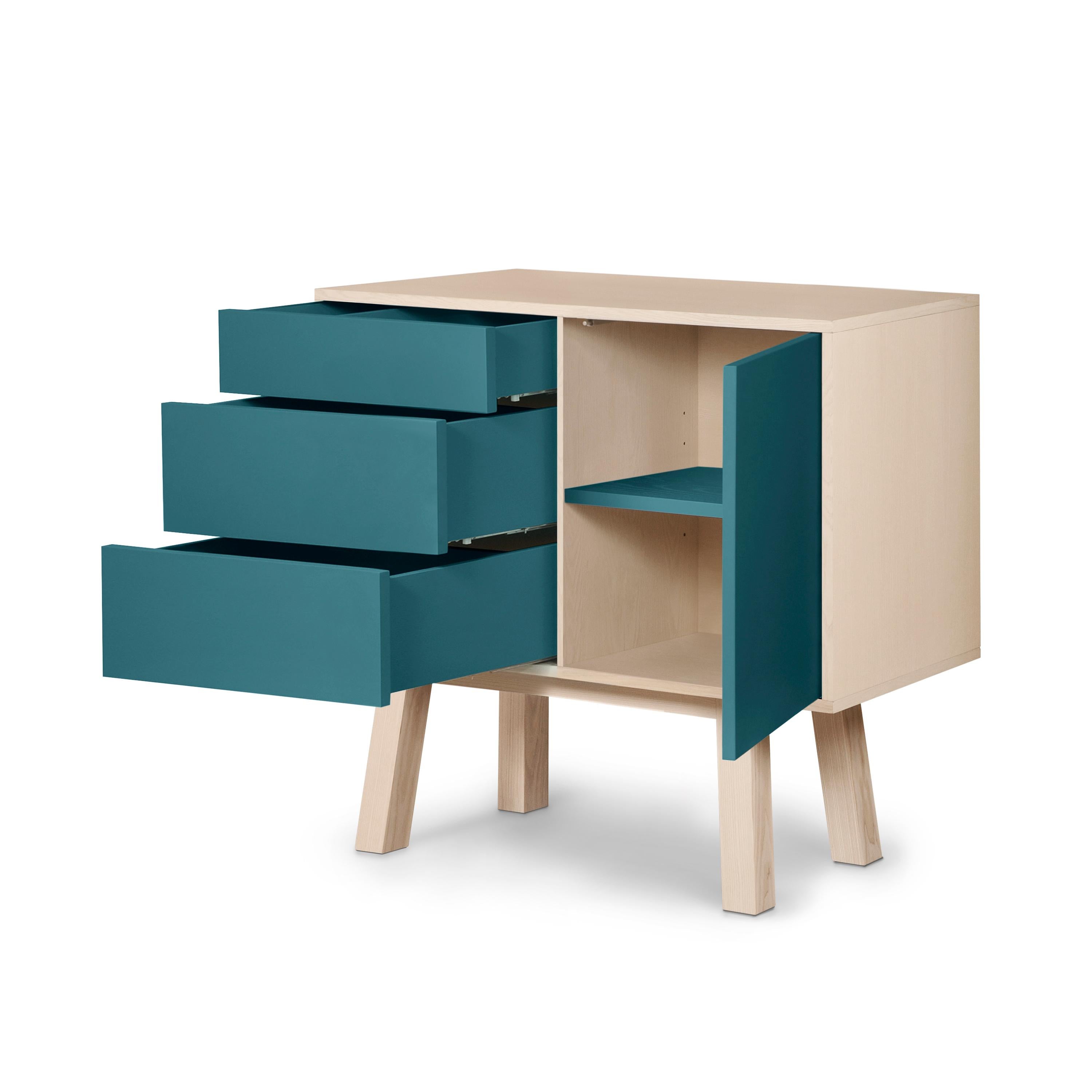 Armario francés de madera personalizable azul marino de 3 cajones del diseñador E. Gizard en Nuevo estado para la venta en Landivy, FR