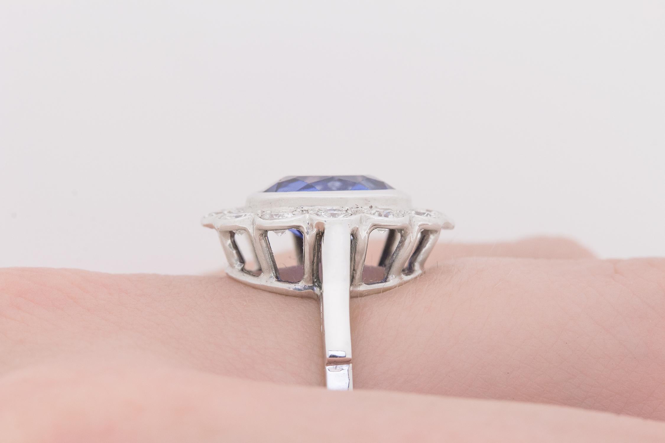 French 3.00 Carat Sapphire and 1.20 Carats Diamonds Halo Ring circa 1940s 2