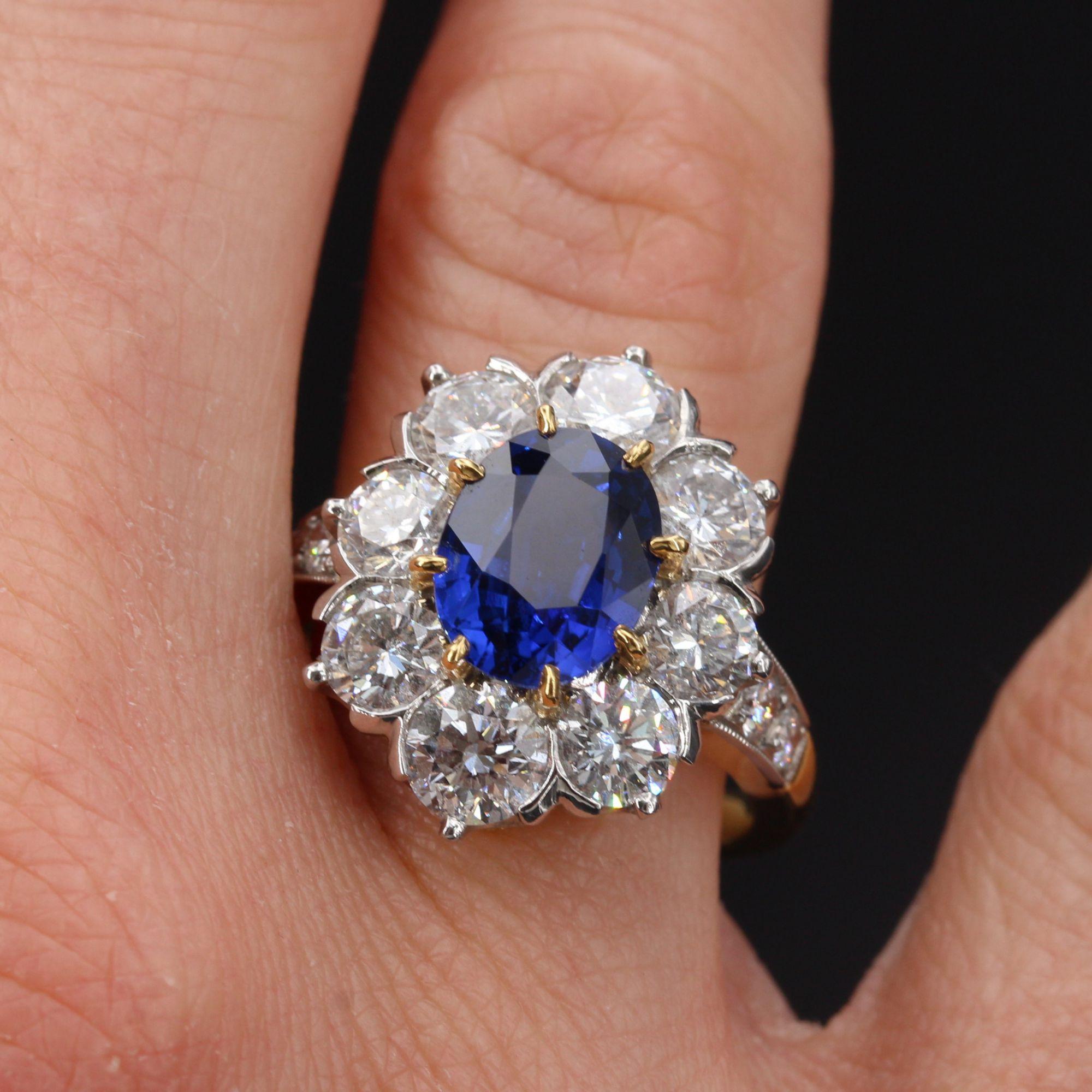 French 3.18 Carat Sapphire Diamonds 18 Karat Yellow Gold Platinum Daisy Ring In New Condition In Poitiers, FR
