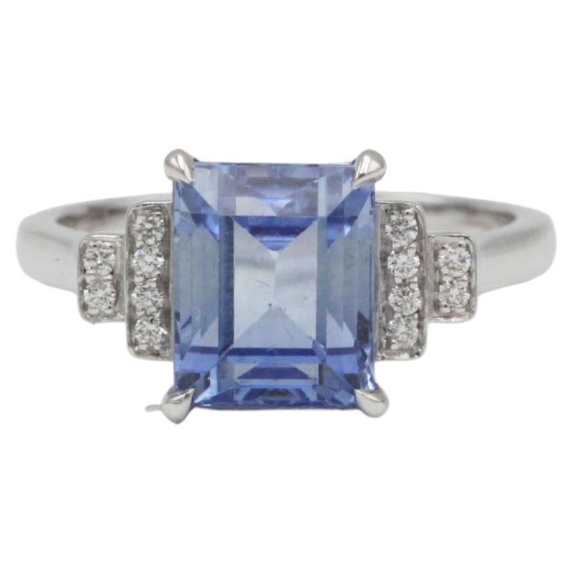 French 3.50 Carat Unheated Ceylon Sapphire and Diamond Platinum Ring For Sale