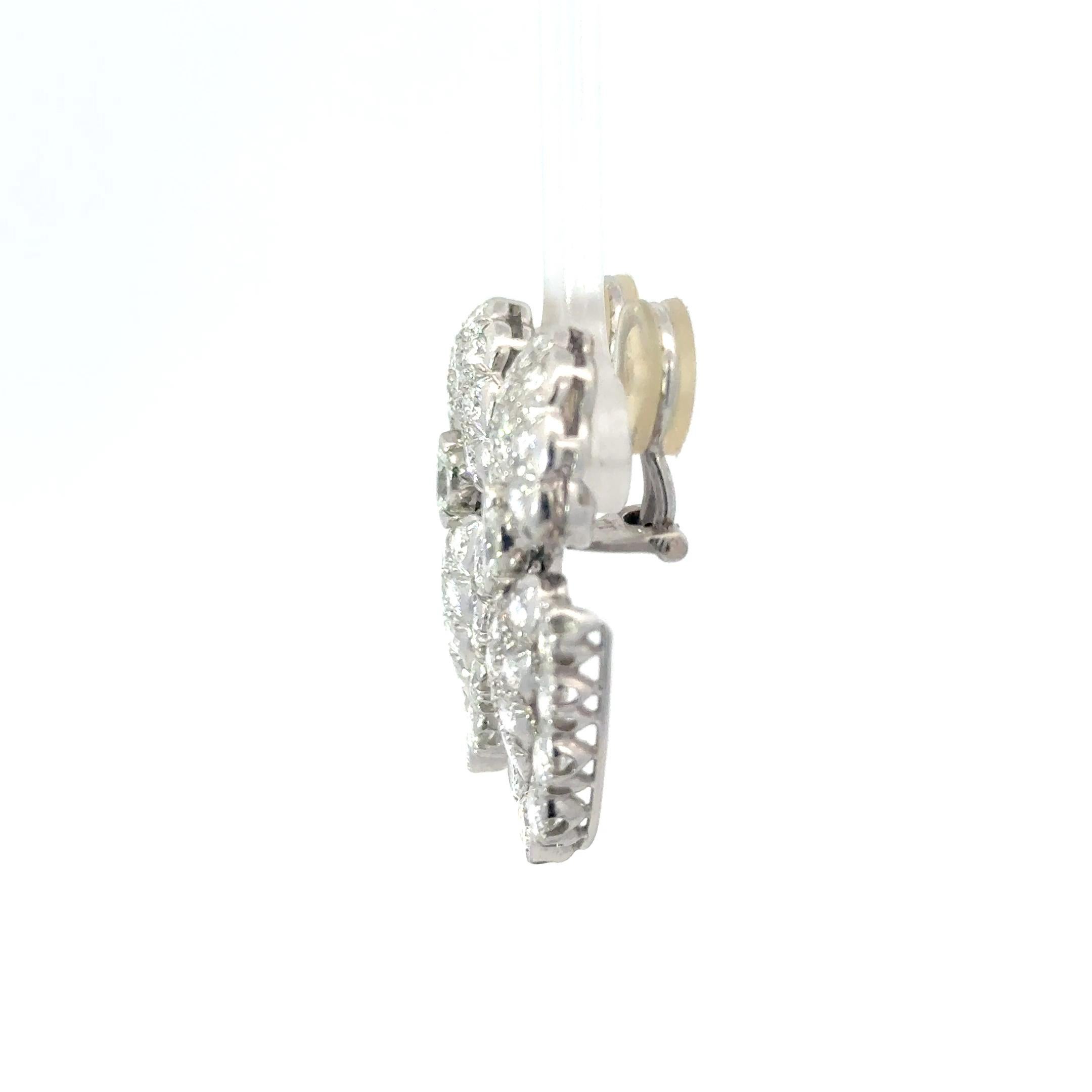 Orecchini a clip con diamanti francesi da 3,5 carati in platino In condizioni ottime in vendita a Dallas, TX