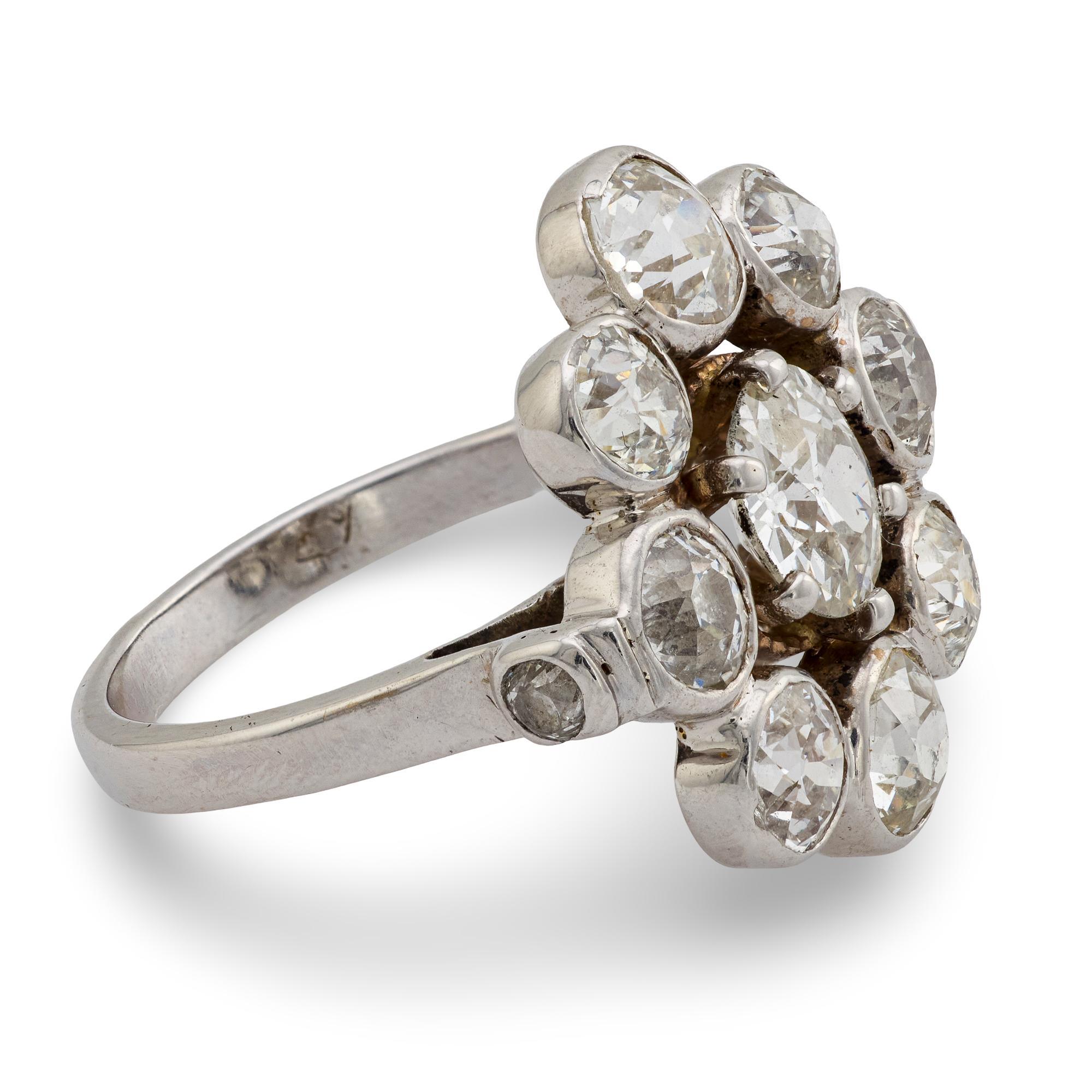 French 4 carat total weight diamond 18k white gold cluster ring In Good Condition For Sale In Beverly Hills, CA