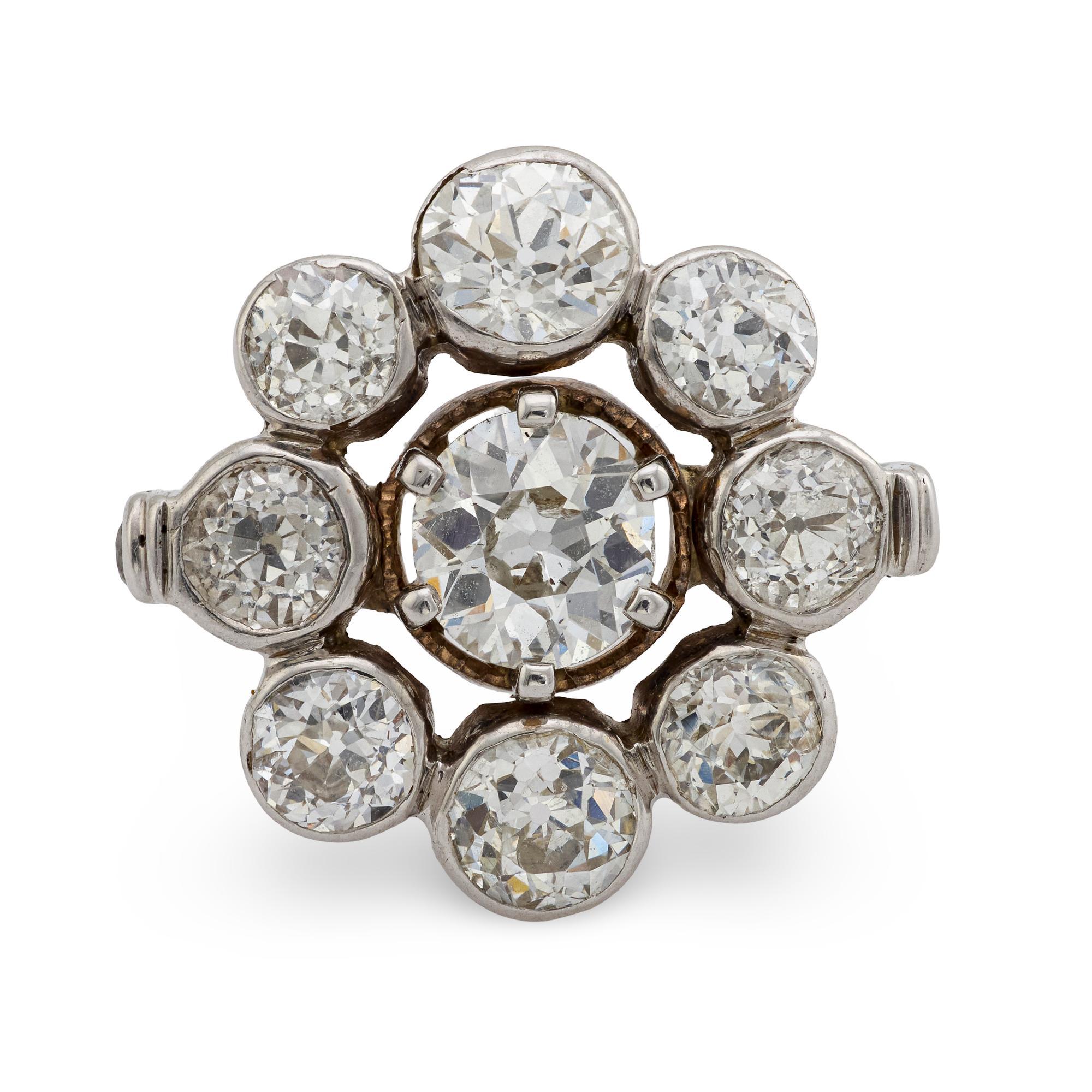 French 4 carat total weight diamond 18k white gold cluster ring For Sale 1