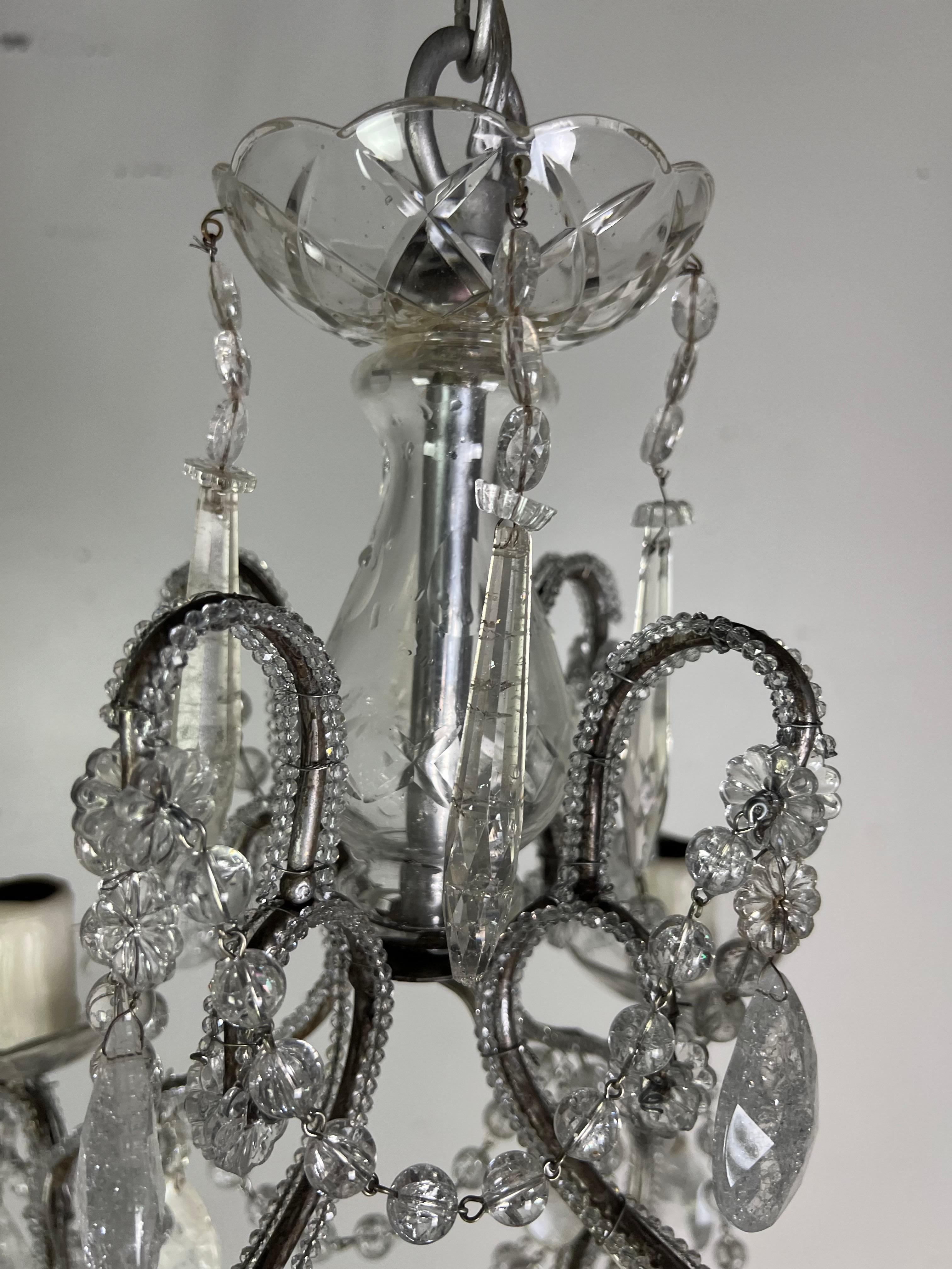 Lustre français à 4 lumières en cristal de roche et perles C. 1930's en vente 2