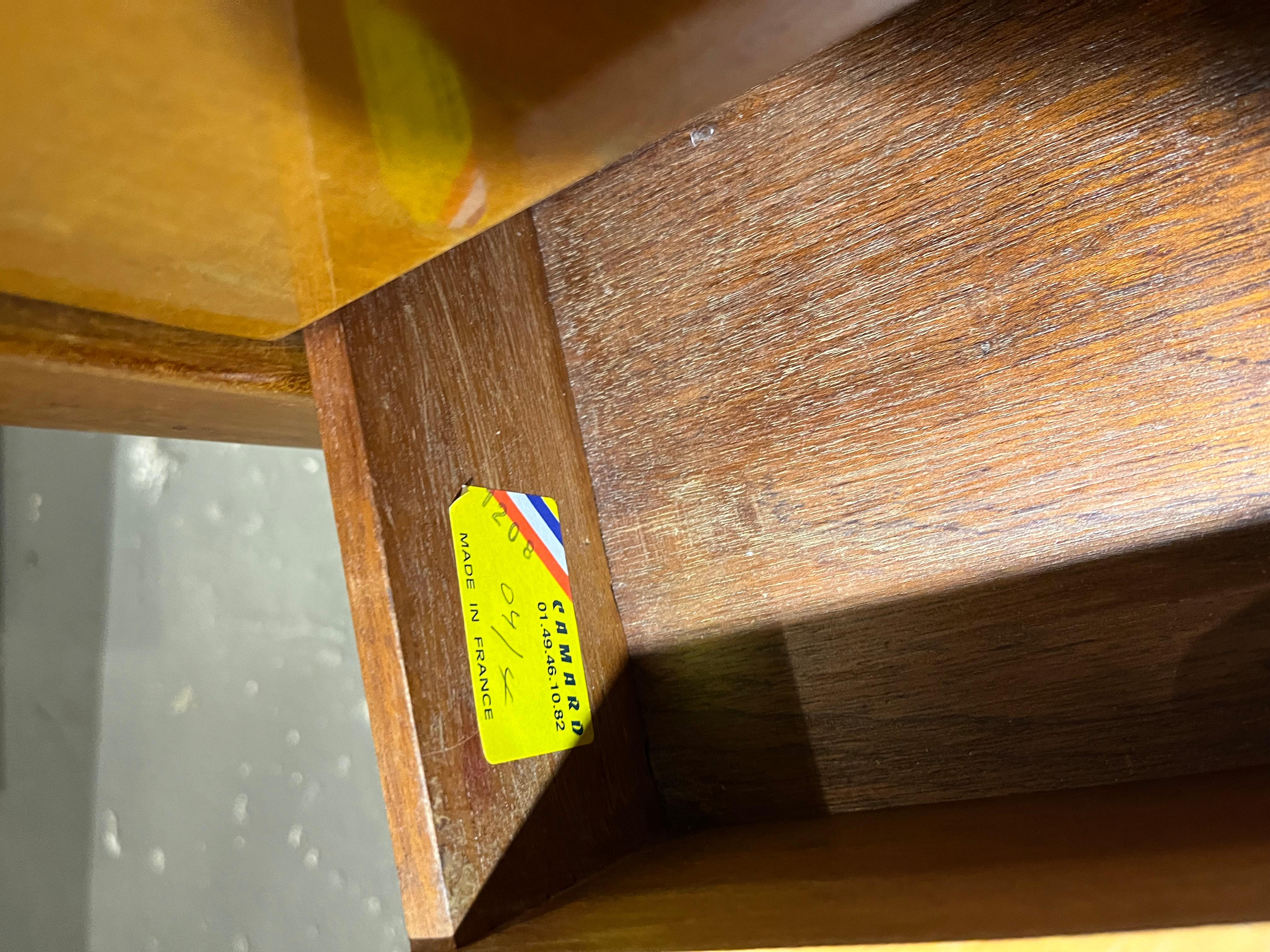 Mid-Century Modern Stand français des années 40 en sycomore, style Arbus en vente