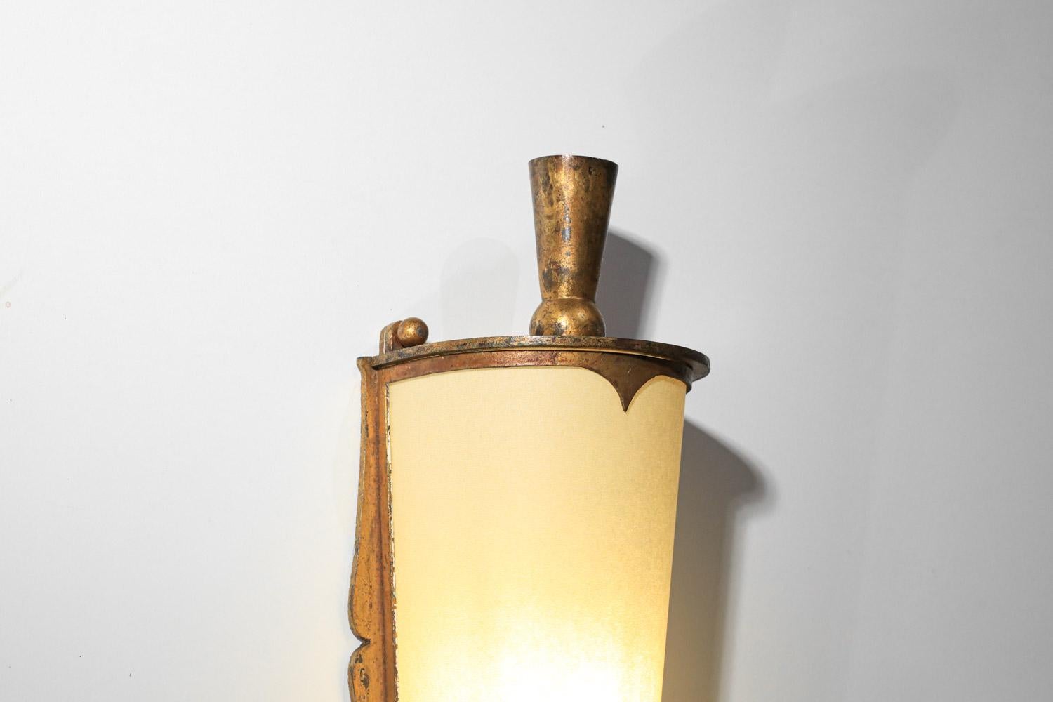 Mid-20th Century French 40's wall light in gilded steel and paper diffuser For Sale