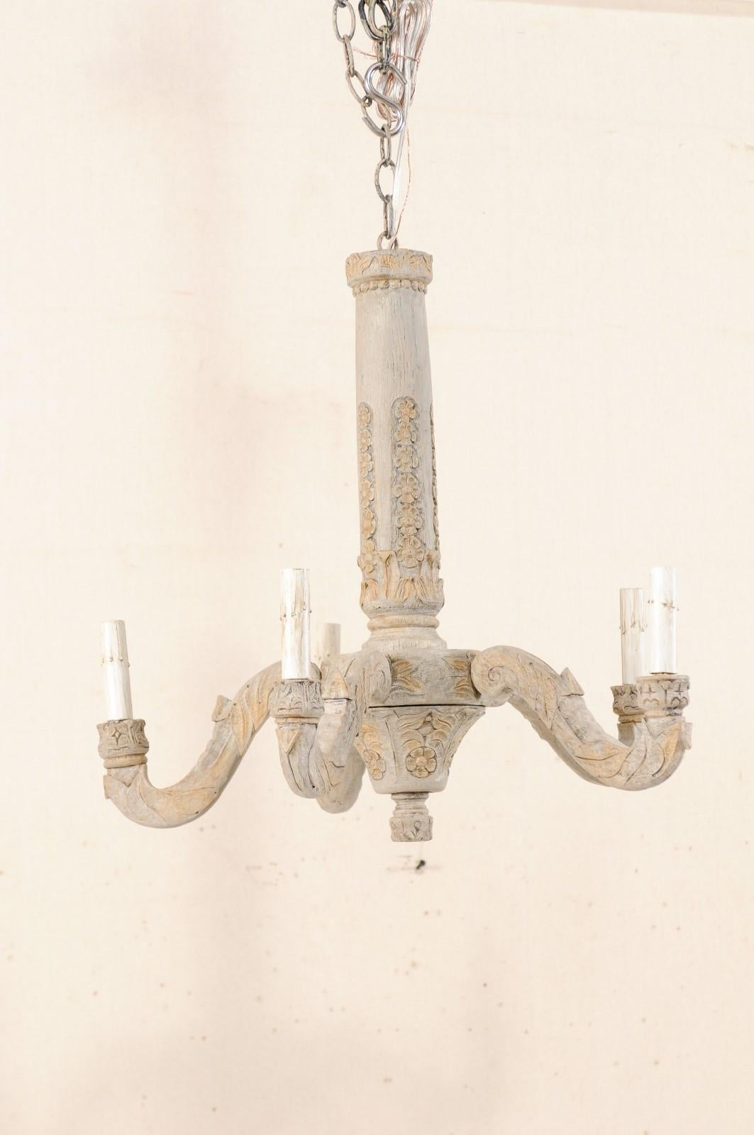 French 5-Light Carved and Painted Wood Chandelier from the Mid-20th Century In Good Condition In Atlanta, GA