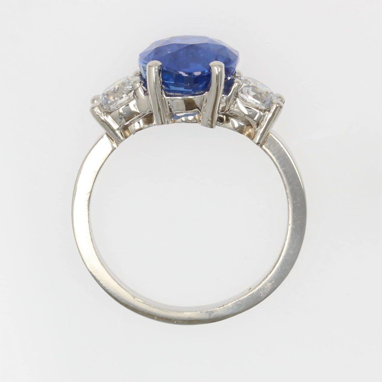 French 5.06 Carat Sapphire Diamonds Platinum Ring For Sale 4