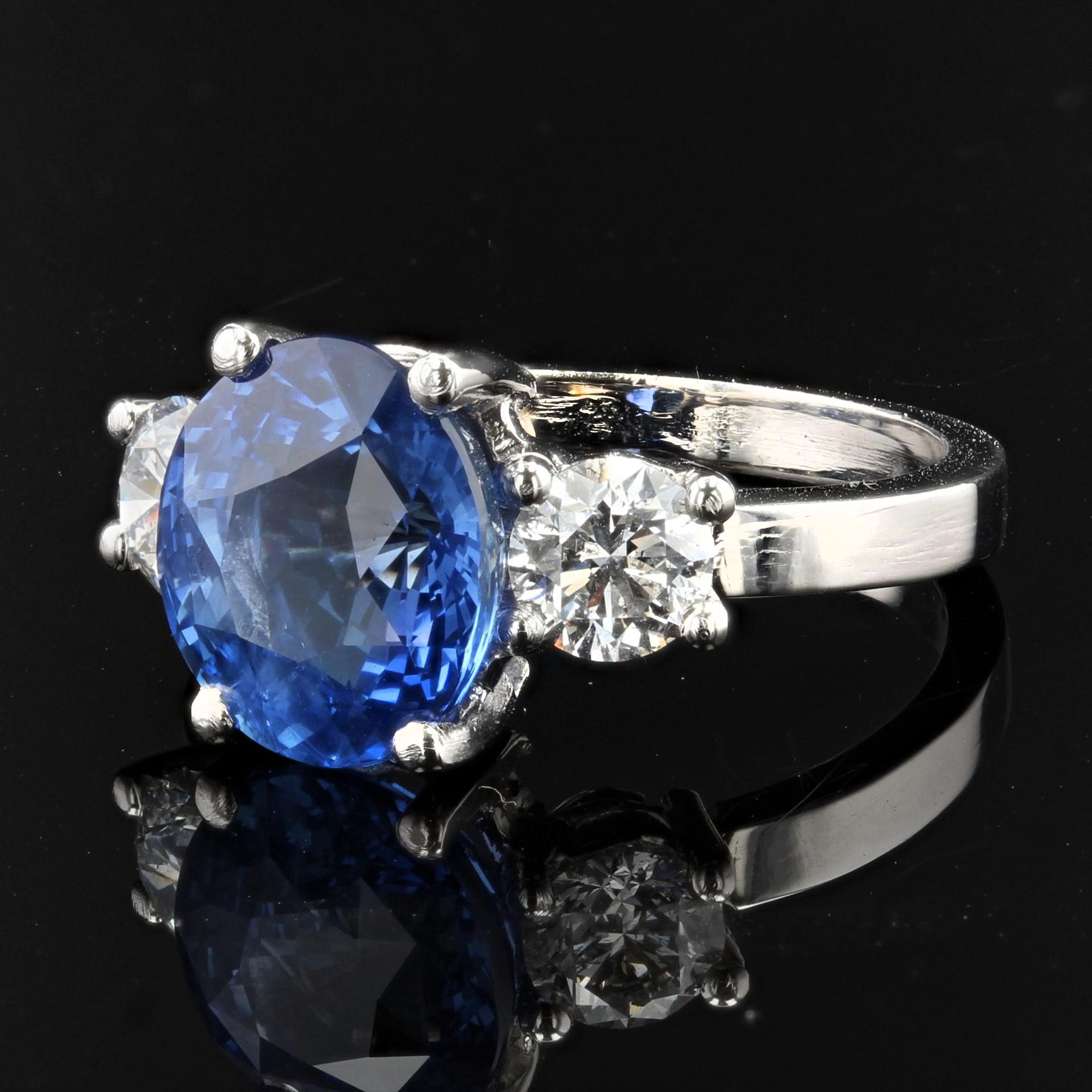 Oval Cut French 5.06 Carat Sapphire Diamonds Platinum Ring For Sale