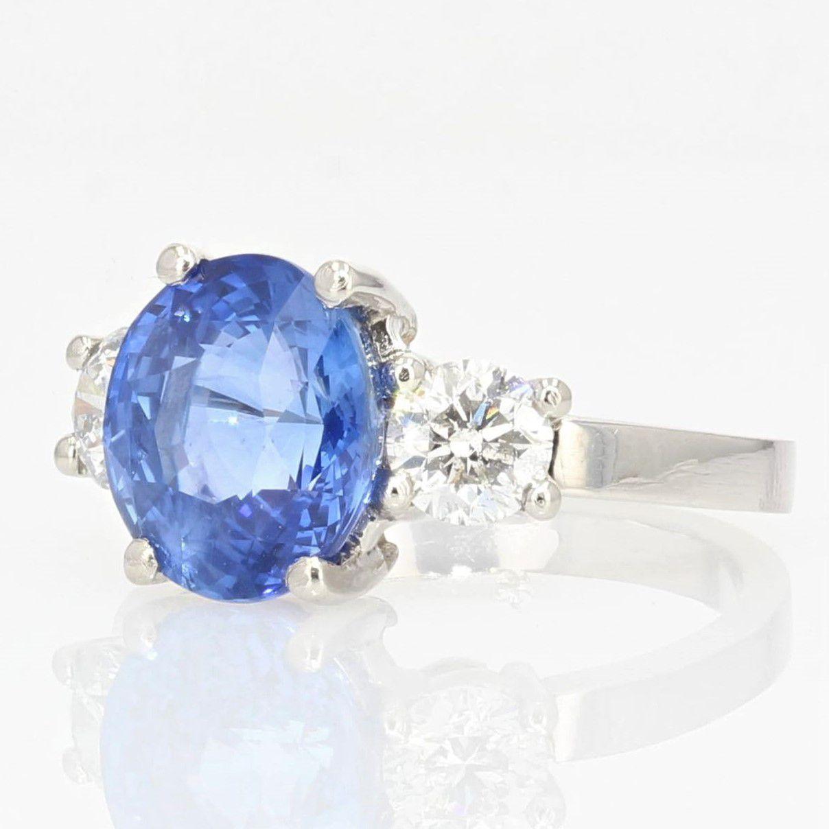 French 5.06 Carat Sapphire Diamonds Platinum Ring In New Condition For Sale In Poitiers, FR