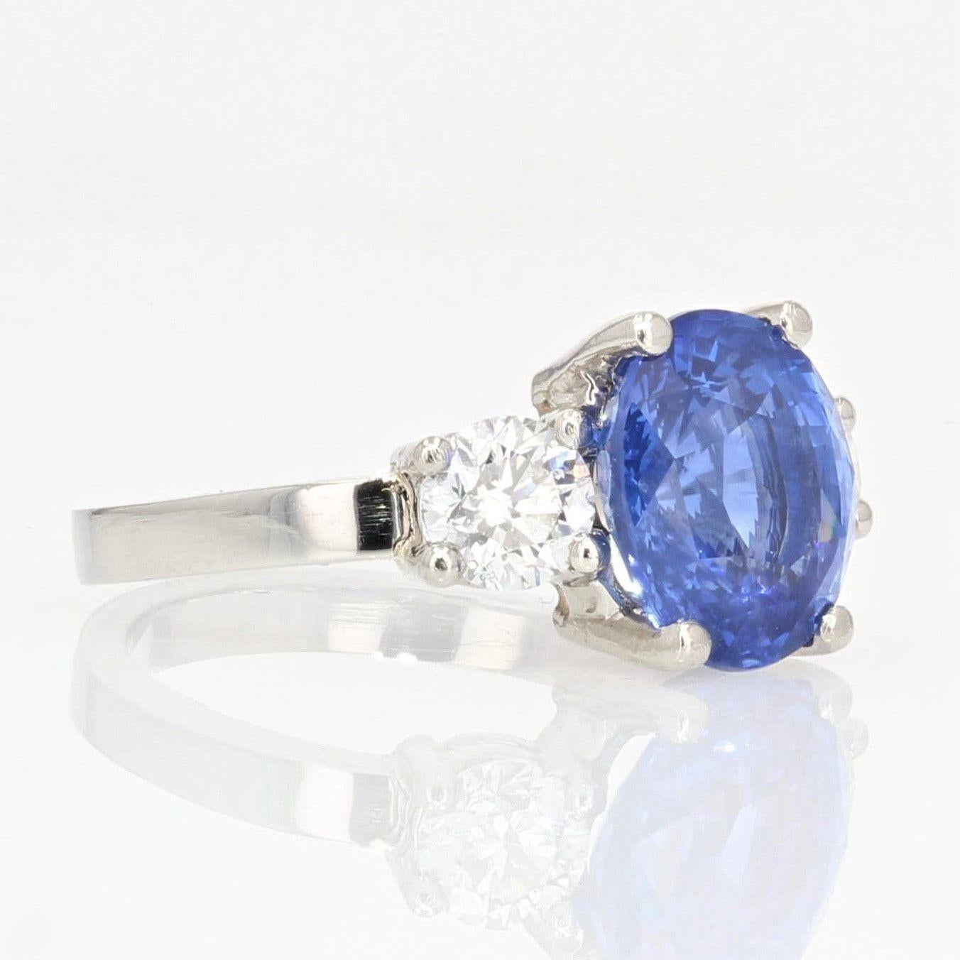 French 5.06 Carat Sapphire Diamonds Platinum Ring For Sale 2