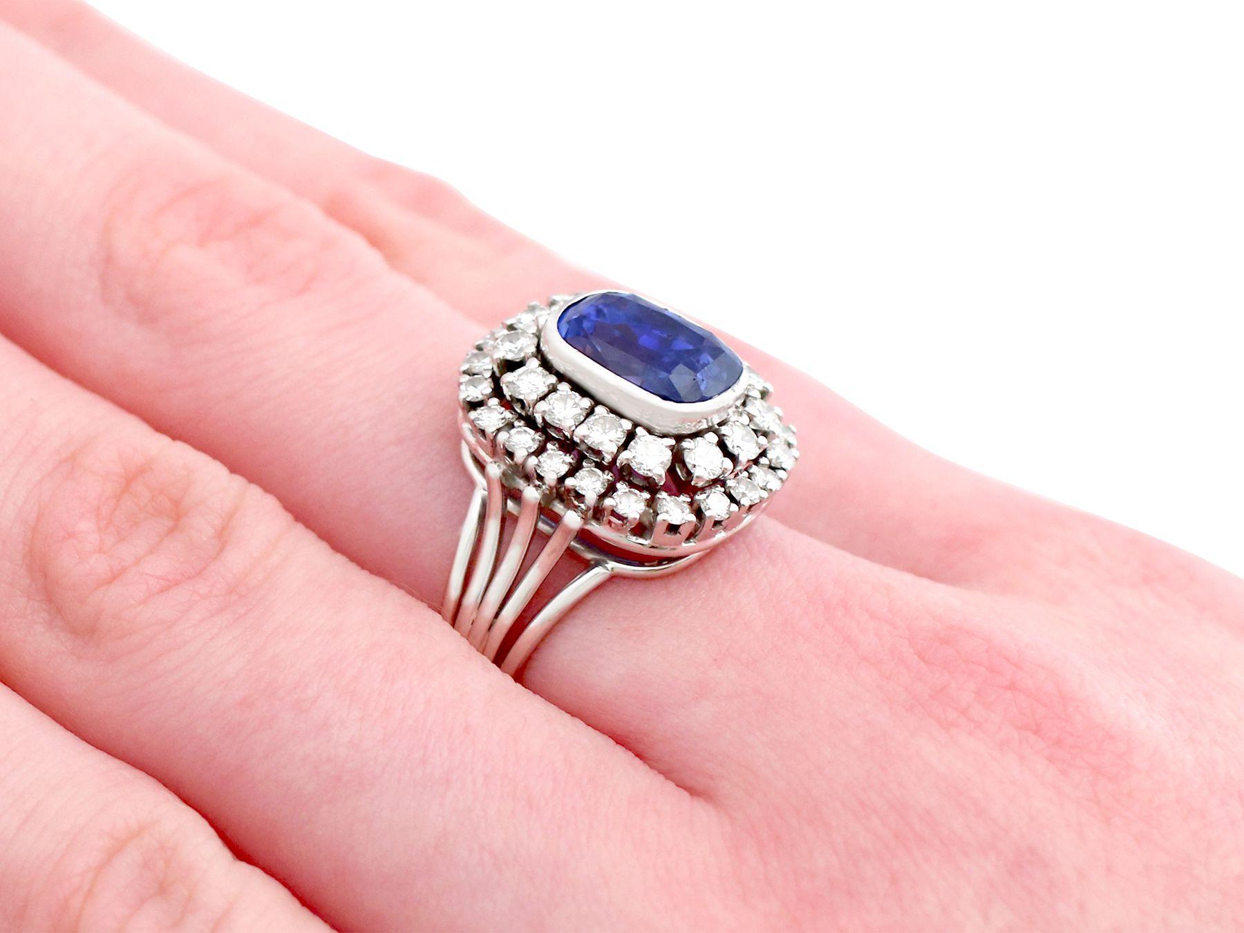 French 5.40 Carat Ceylon Sapphire 1.45 Carat Diamond White Gold Cluster Ring For Sale 3