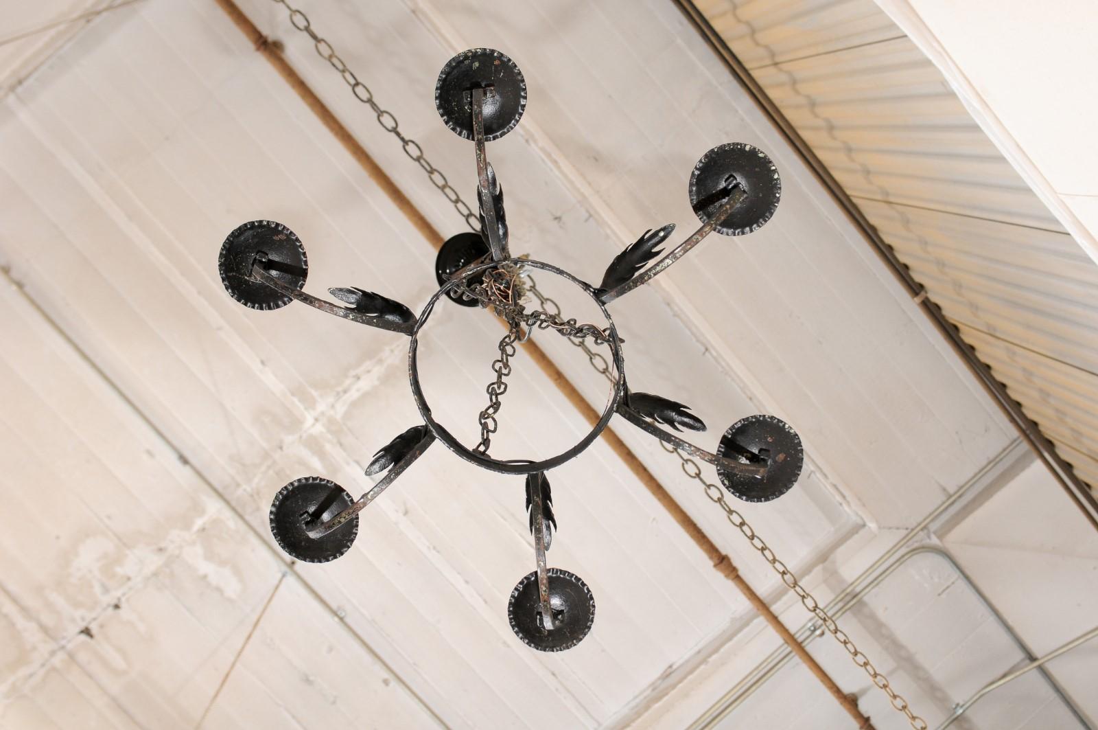 French 6-Light Round Iron Chandelier from the Mid-20th Century For Sale 3