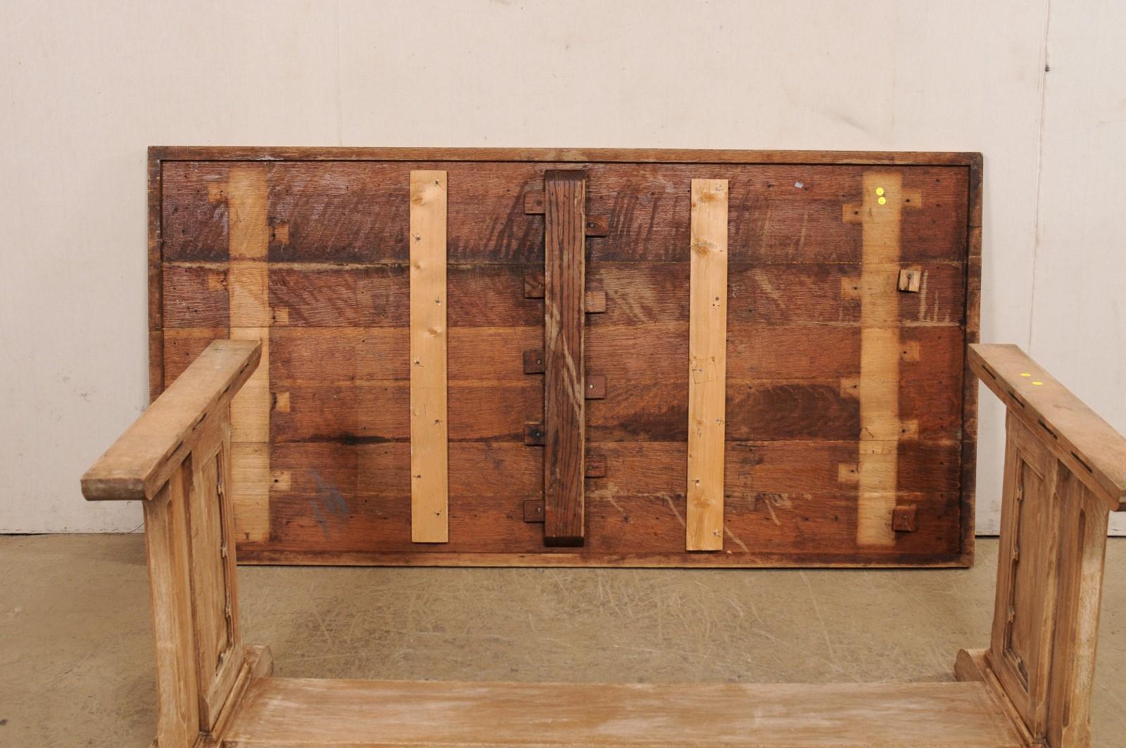 Mesa de comedor francesa de madera blanqueada de 7 pies de largo con patas de caballete, años 20 en venta 6