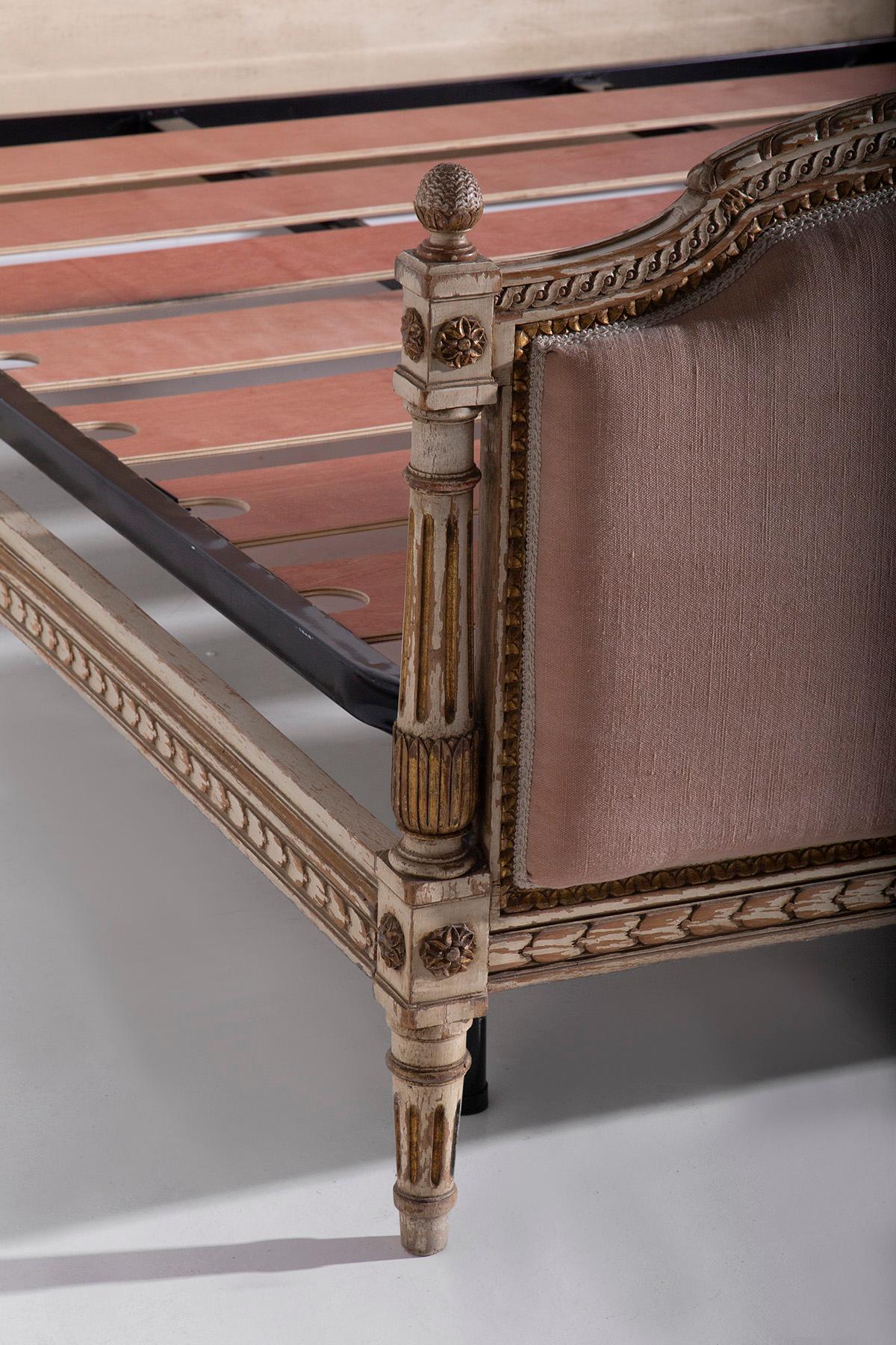 French 700 antique style bed in gilded wood and fabric For Sale 5