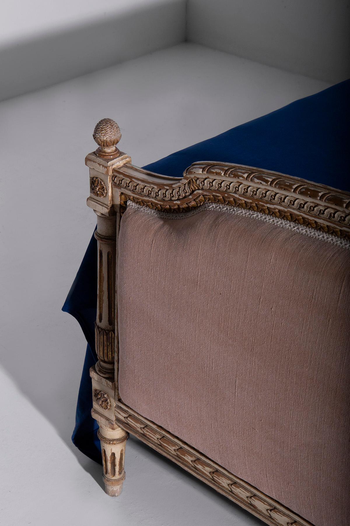 Tissu Lit de style antique 700 français en bois doré et tissu en vente