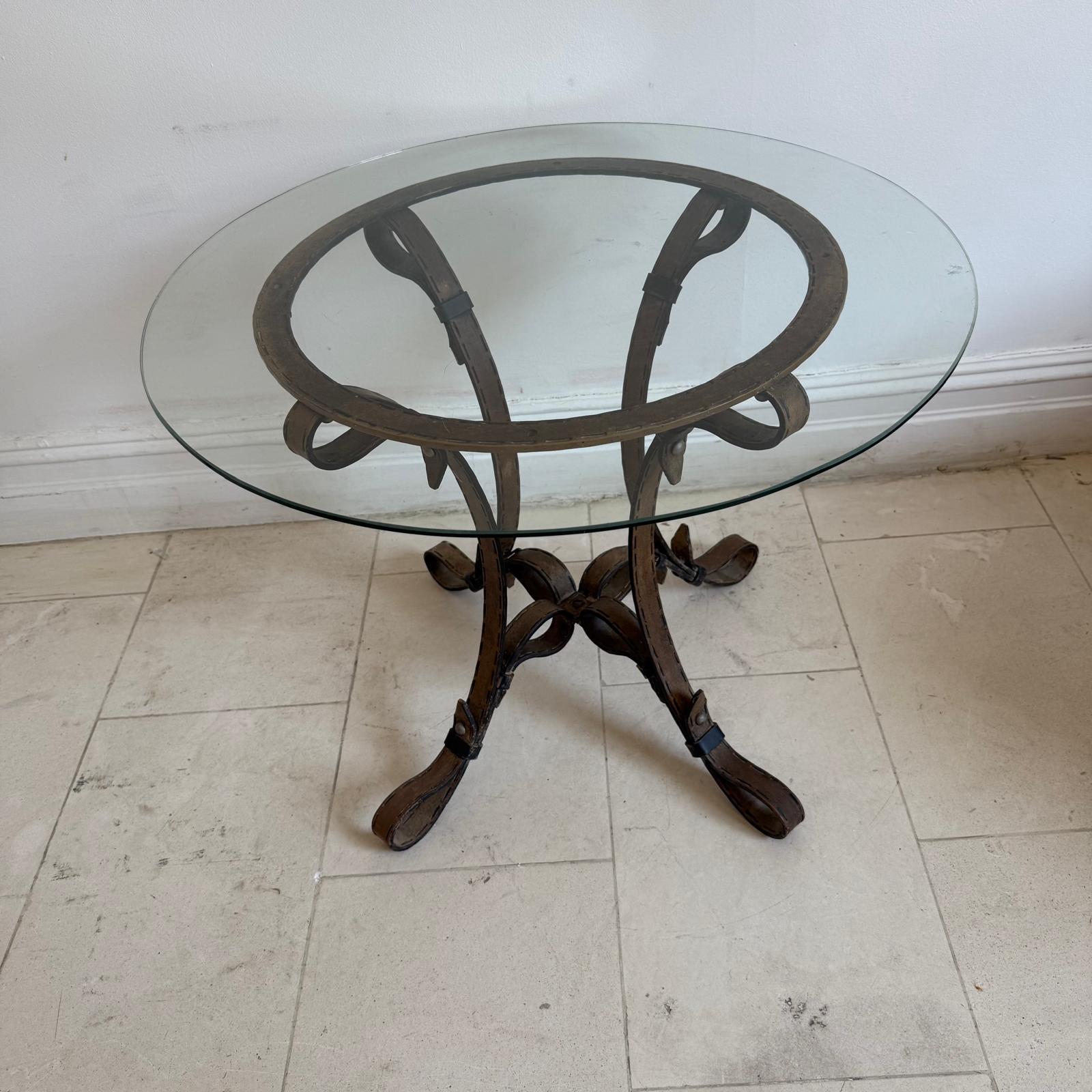 Mesa de centro circular francesa estilo Hermes de los años 70 en metal Moderno de mediados de siglo en venta