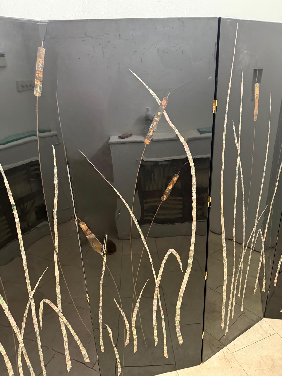 Mid-Century Modern French 70’s Screen In Black Lacquer And Mother-Perls For Sale