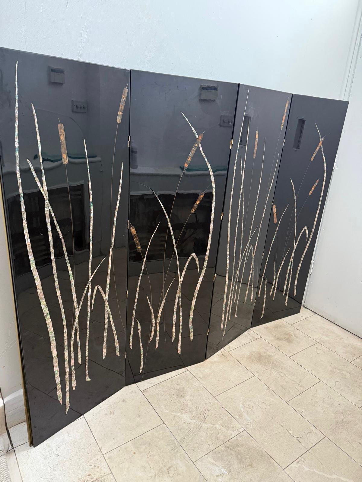 Brass French 70’s Screen In Black Lacquer And Mother-Perls For Sale