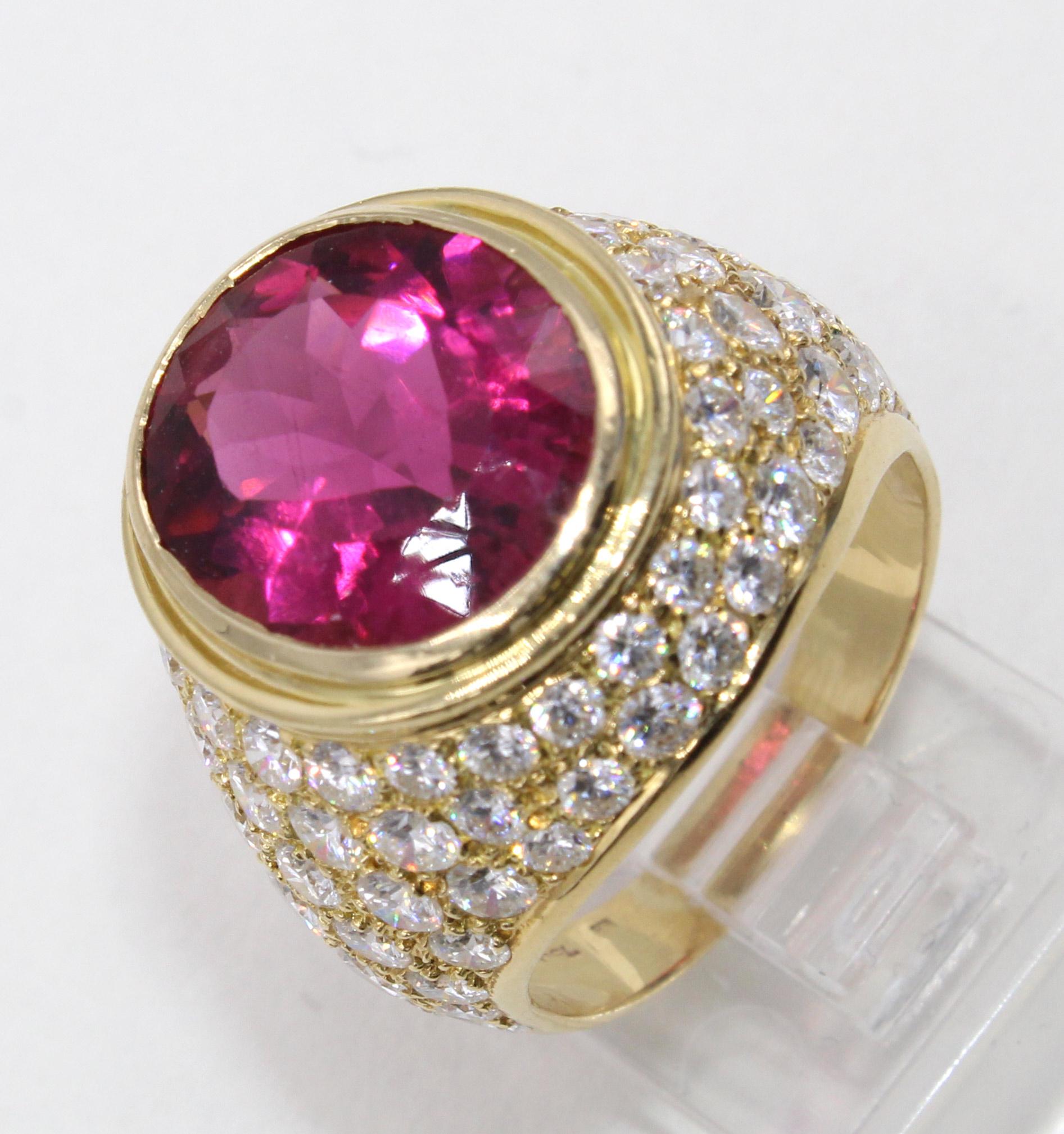Französischer 18 Karat Gold Ring mit 7,53 Edelstein und Rubellit Diamant (Ovalschliff)